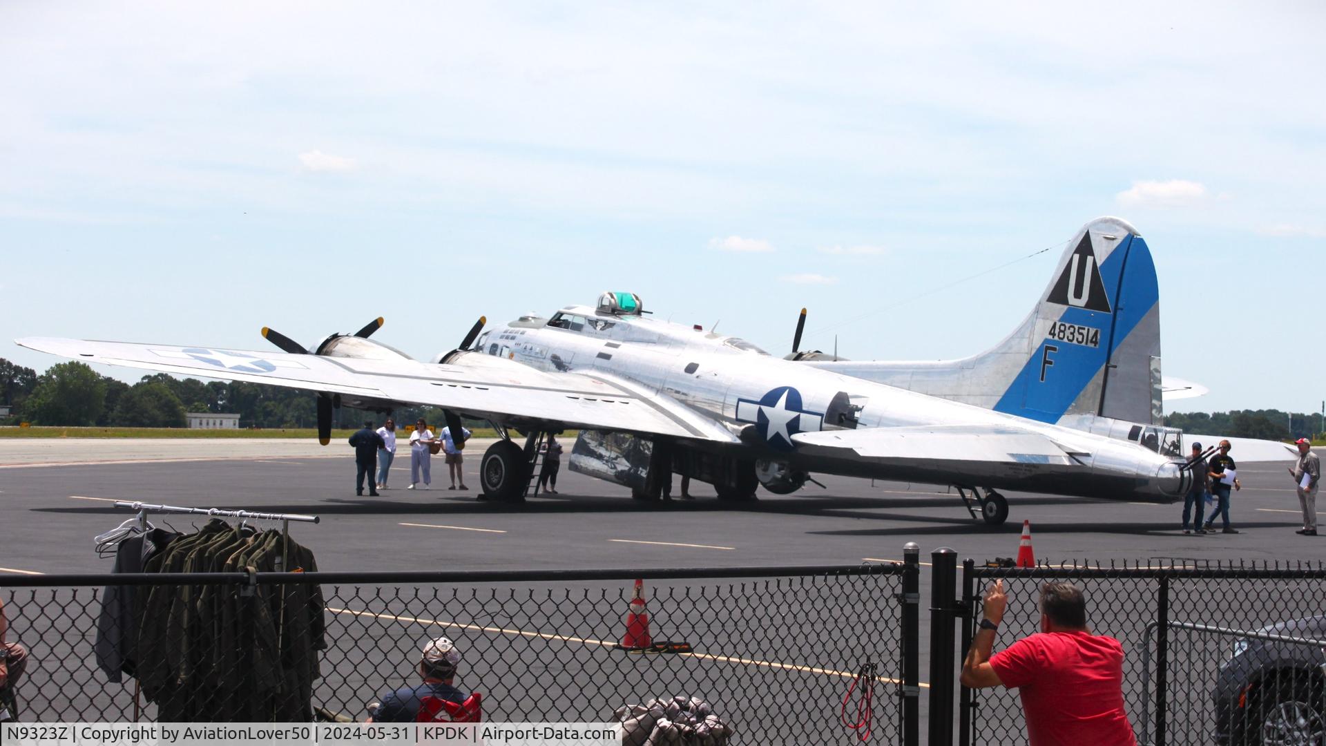 N9323Z, 1944 Boeing B-17G-85-DL Flying Fortress C/N 32155, B-17G 