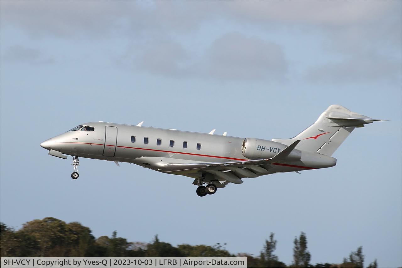 9H-VCY, Bombardier BD-100-1A10 Challenger 350 C/N 20609, Bombardier BD-100-1A10 Challenger 350, On final rwy 25L, Brest-Bretagne Airport (LFRB-BES)