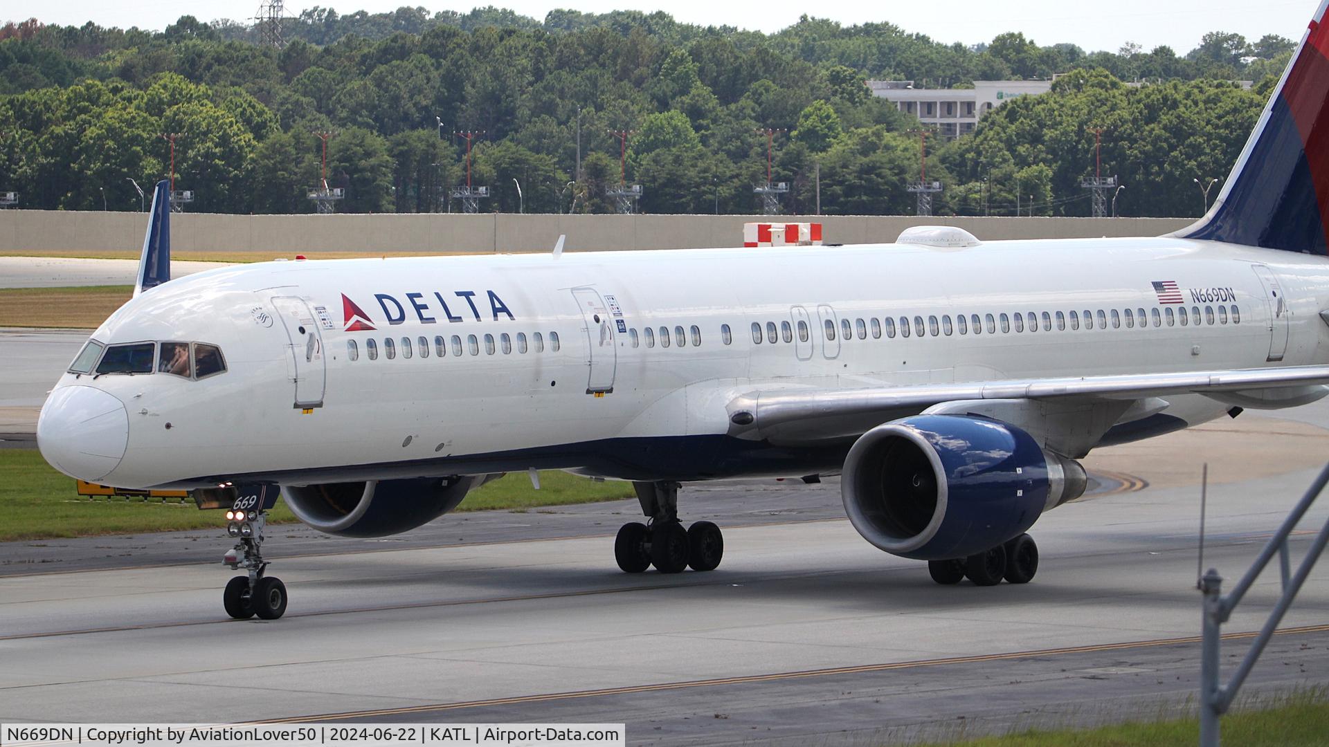 N669DN, 1991 Boeing 757-232 C/N 25142, Delta 752