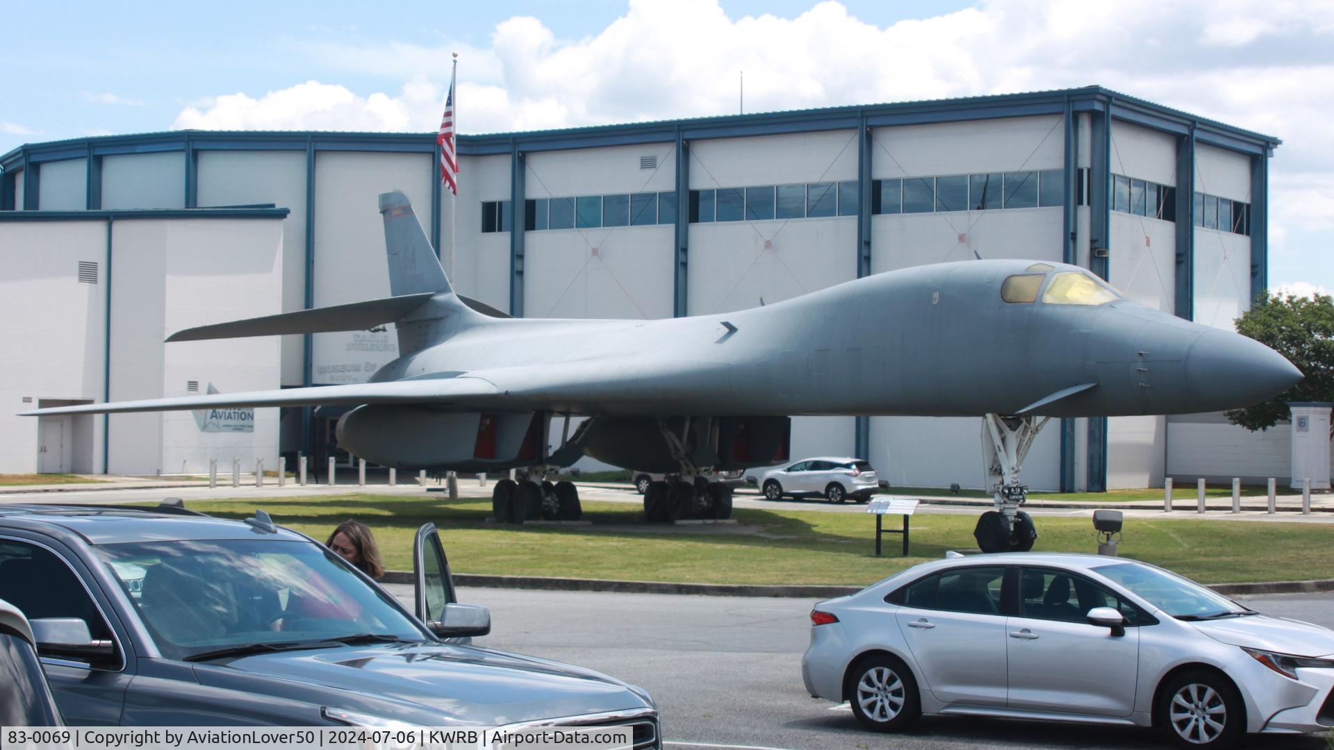83-0069, 1983 Rockwell B-1B Lancer C/N 6, B-1B