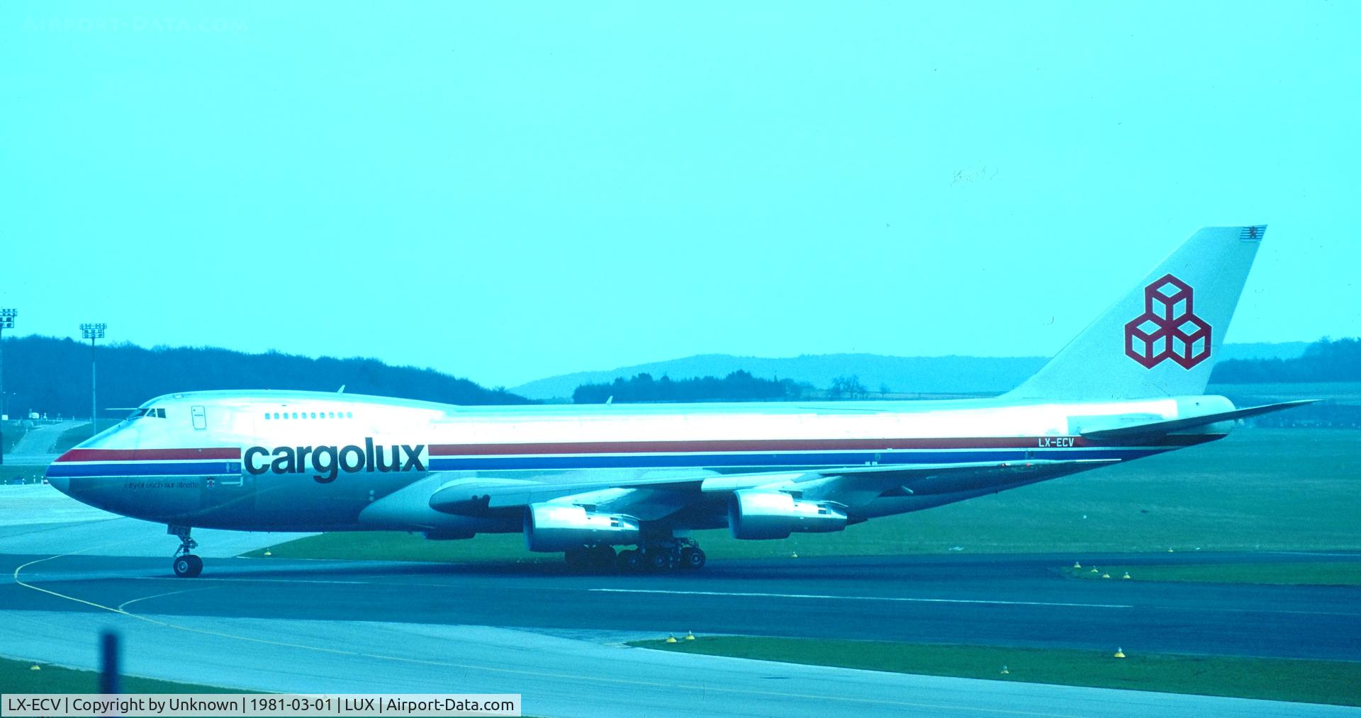 LX-ECV, 2009 Boeing 747-4HQF C/N 37303, Luxenburg 3.1981