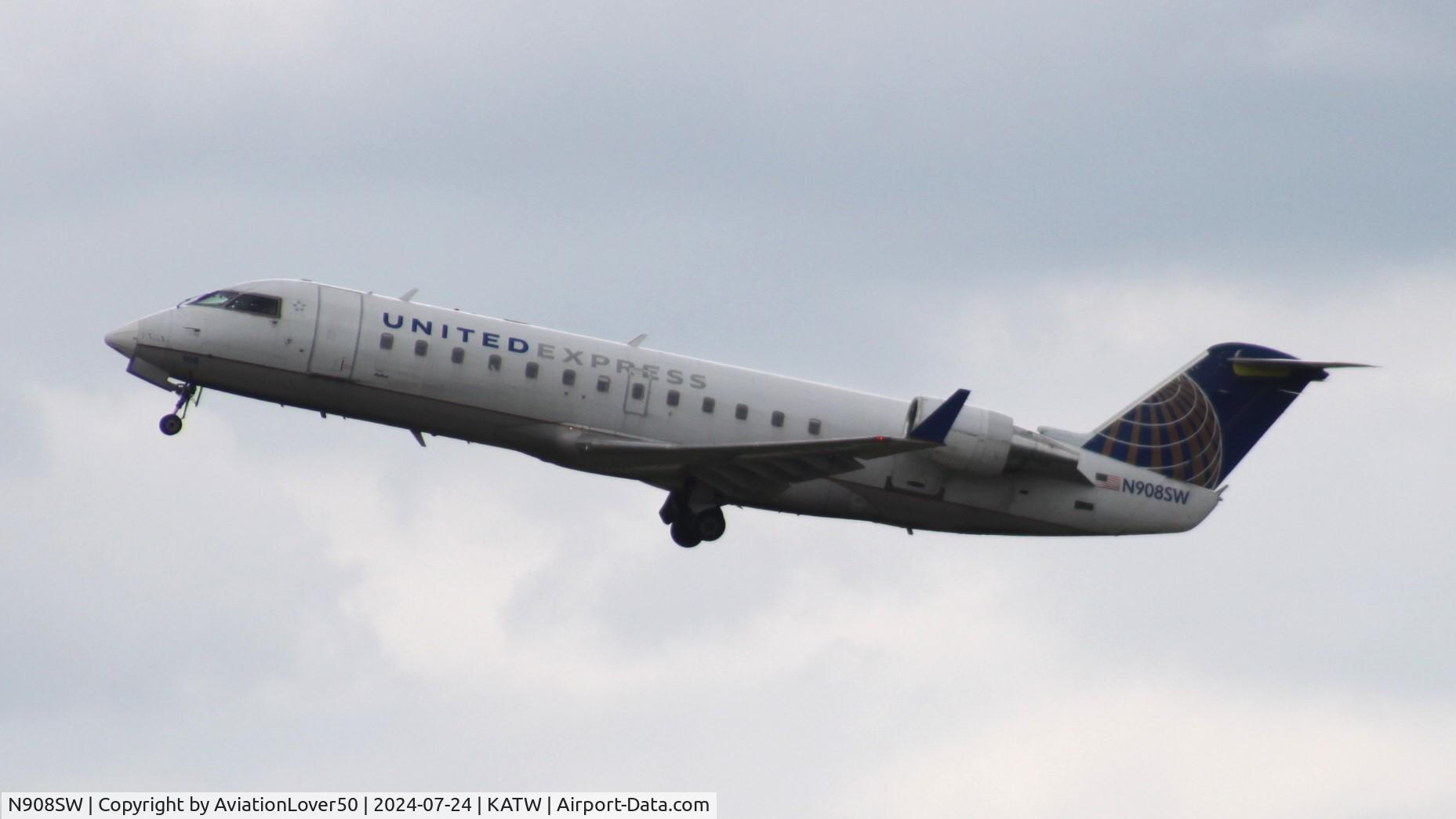 N908SW, 2001 Bombardier CRJ-200LR (CL-600-2B19) C/N 7540, United Express CRJ2