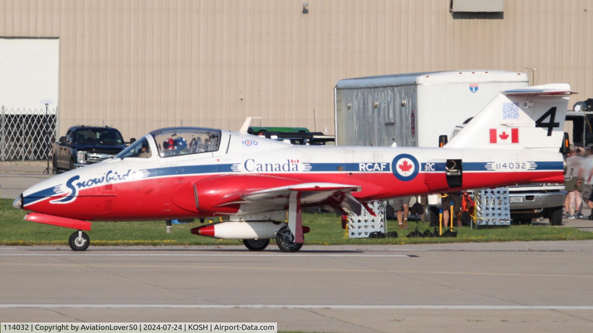 114032, Canadair CT-114 Tutor C/N 1034, Snowbirds CT-114 #4