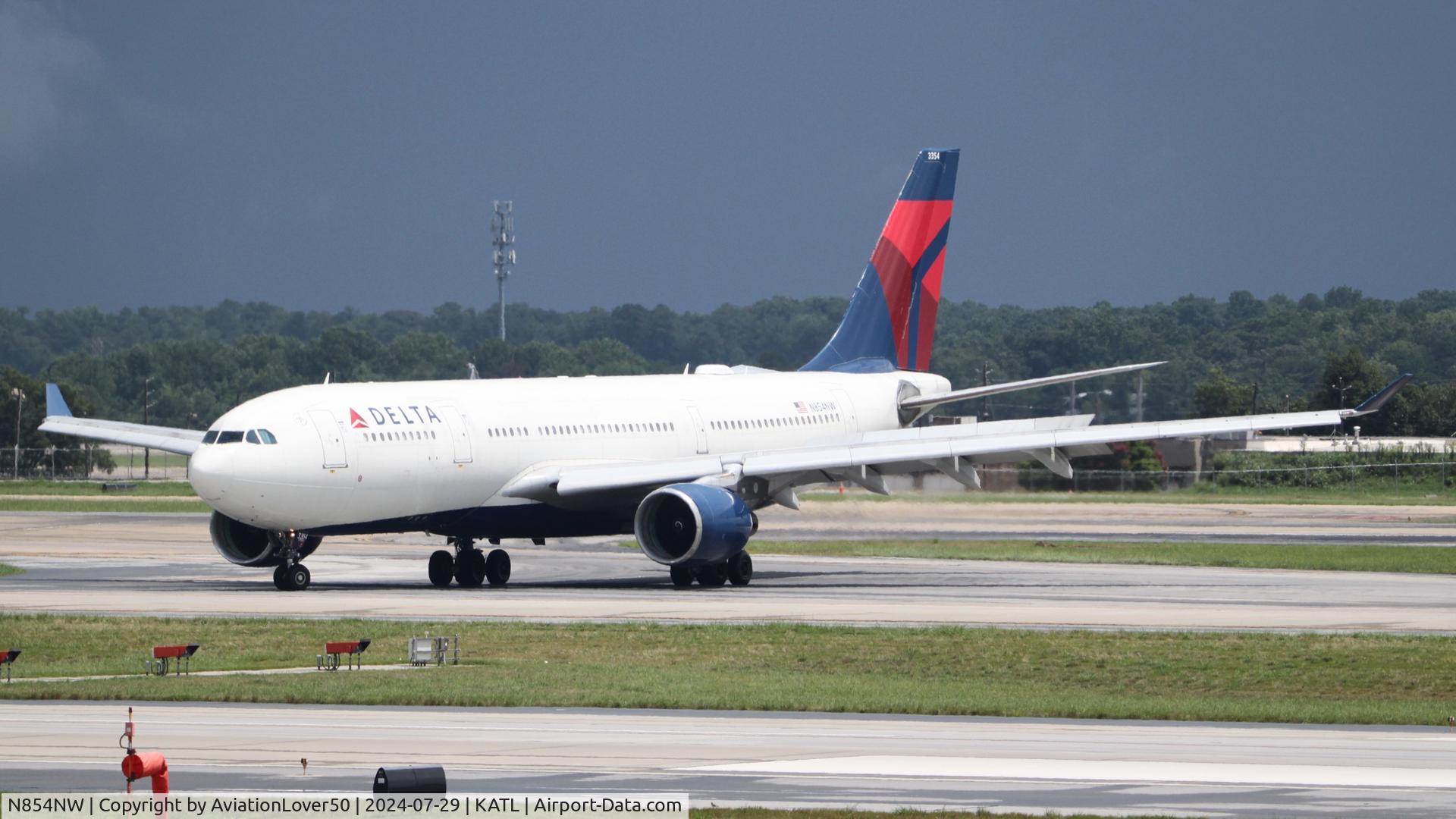 N854NW, 2004 Airbus A330-223 C/N 0620, Delta A332