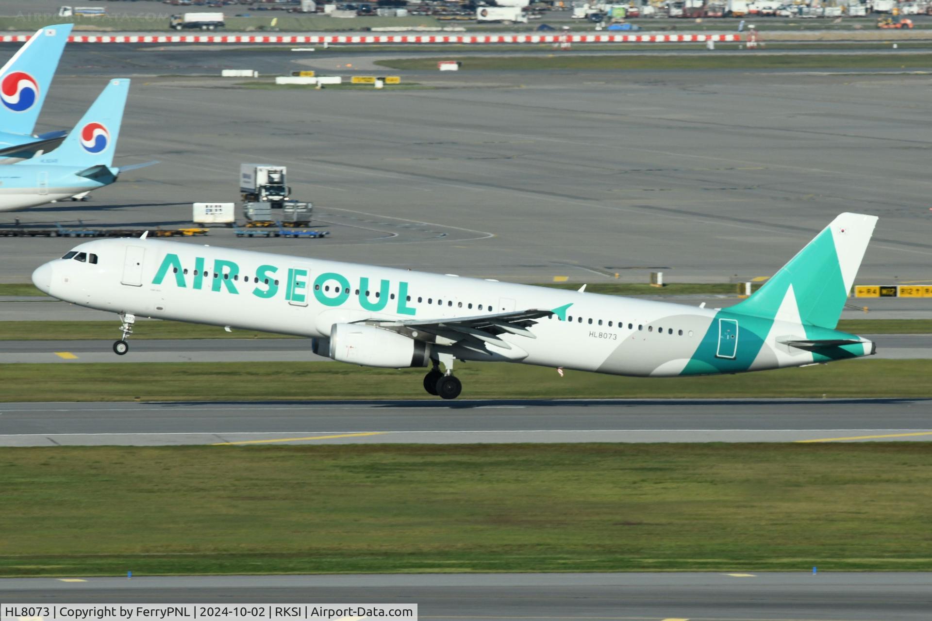HL8073, 2006 Airbus A321-232 C/N 2927, Air Seoul A321 taking-off