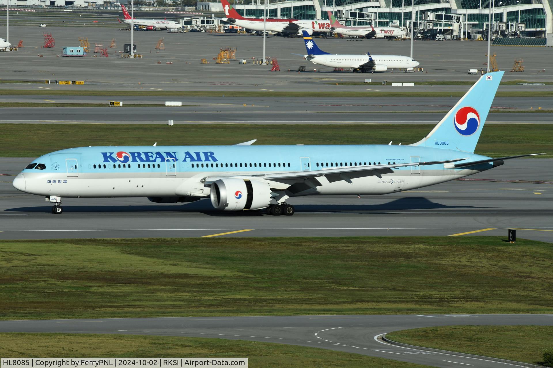 HL8085, 2017 Boeing 787-9 Dreamliner C/N 34814, Korean B789 landing in ICN