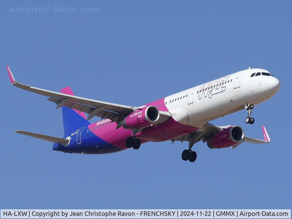 HA-LXW, 2017 Airbus A321-231 C/N 7947, Warsaw (WAW)	Marrakesh (RAK)	W61597