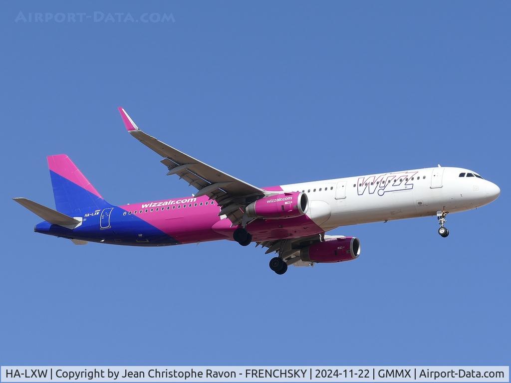 HA-LXW, 2017 Airbus A321-231 C/N 7947, Warsaw (WAW)	Marrakesh (RAK)	W61597