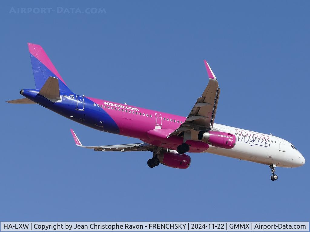 HA-LXW, 2017 Airbus A321-231 C/N 7947, Warsaw (WAW)	Marrakesh (RAK)	W61597