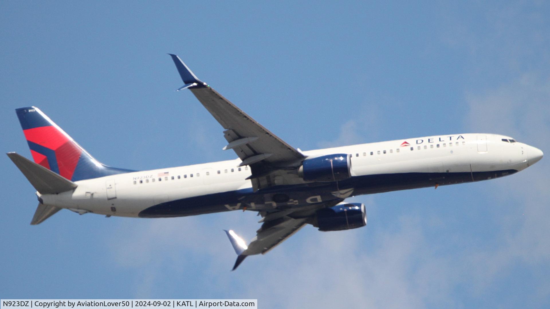 N923DZ, 2019 Boeing 737-923ER C/N 64887, Delta 739 on the go around