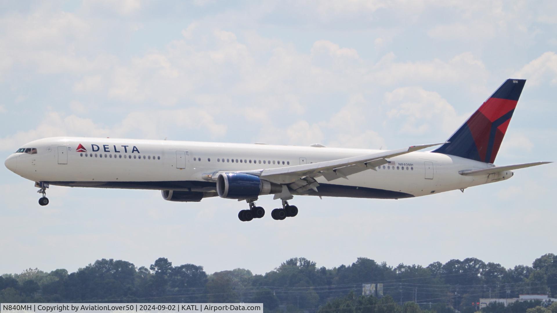 N840MH, 2001 Boeing 767-432/ER C/N 29718, Delta 764