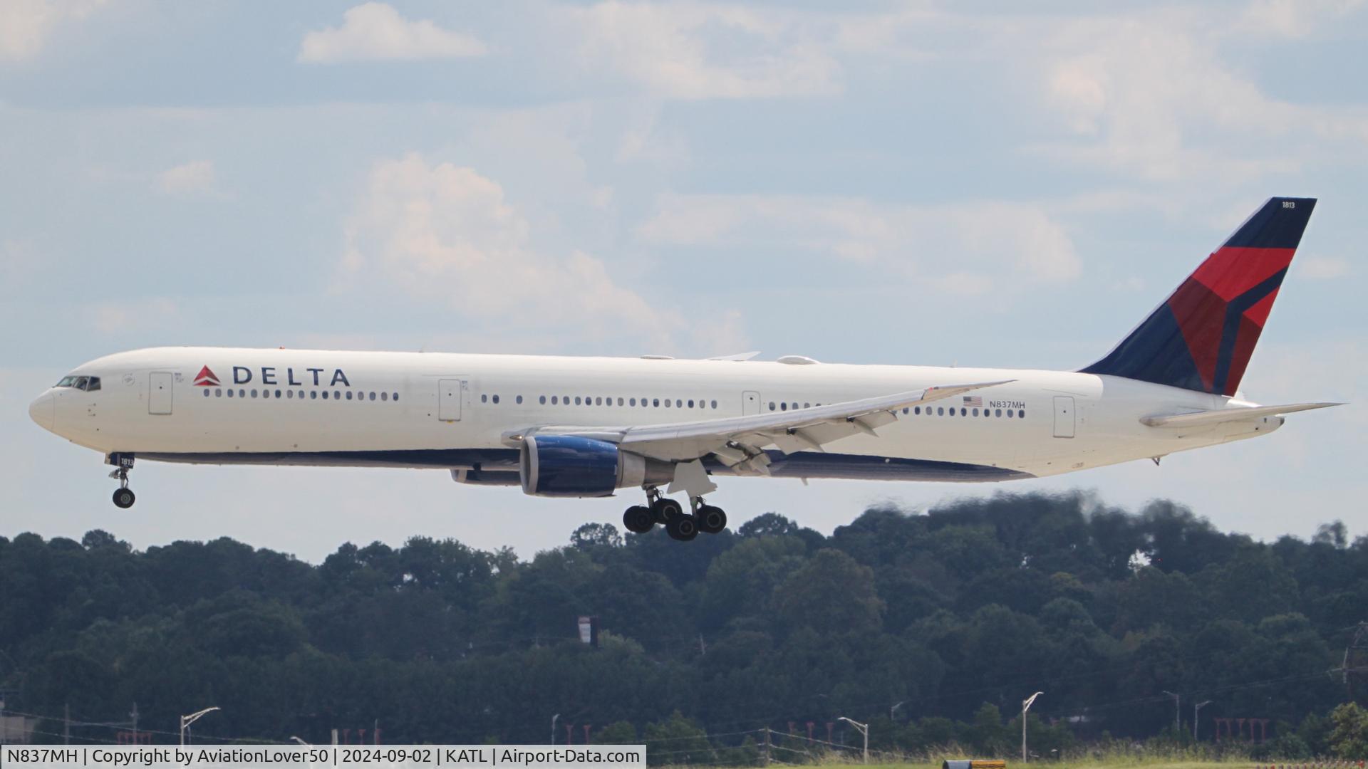 N837MH, 2000 Boeing 767-432/ER C/N 29710, Delta 764