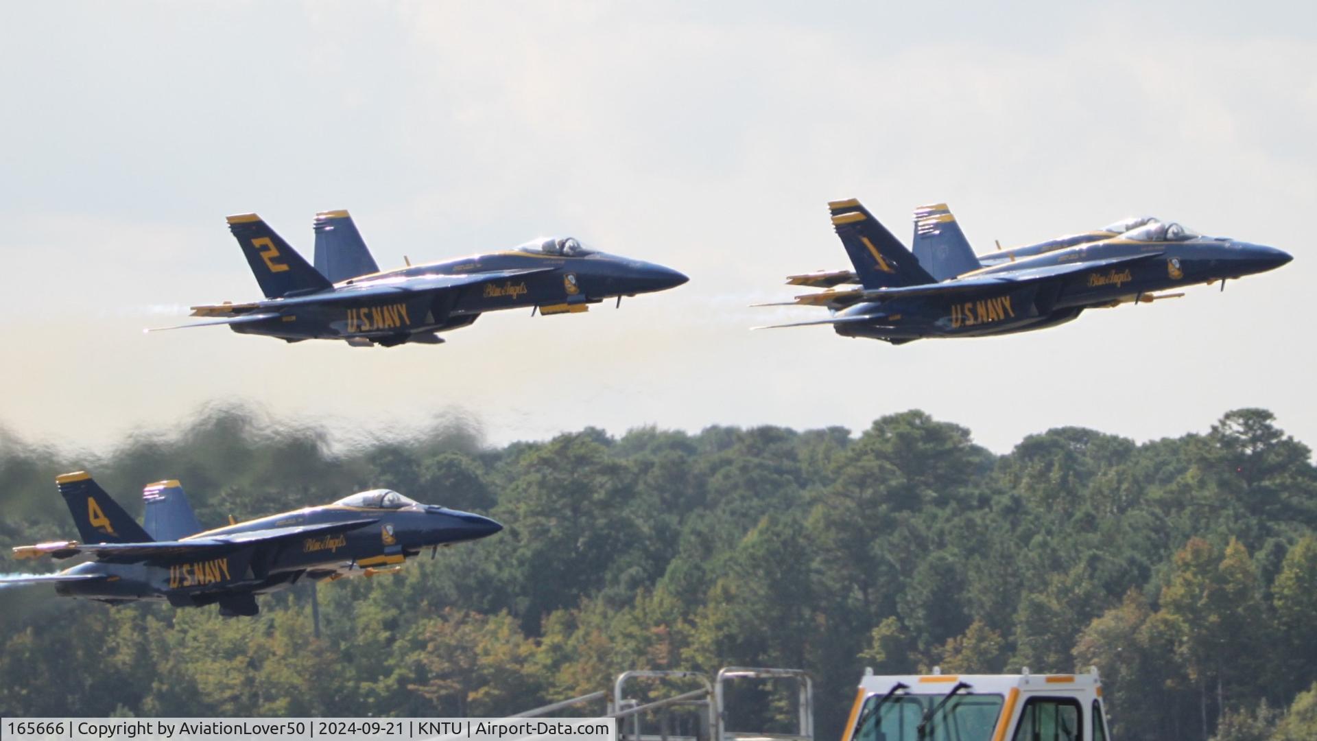 165666, Boeing F/A-18E Super Hornet C/N 1517/E020, Blue Angels F/A-18Es