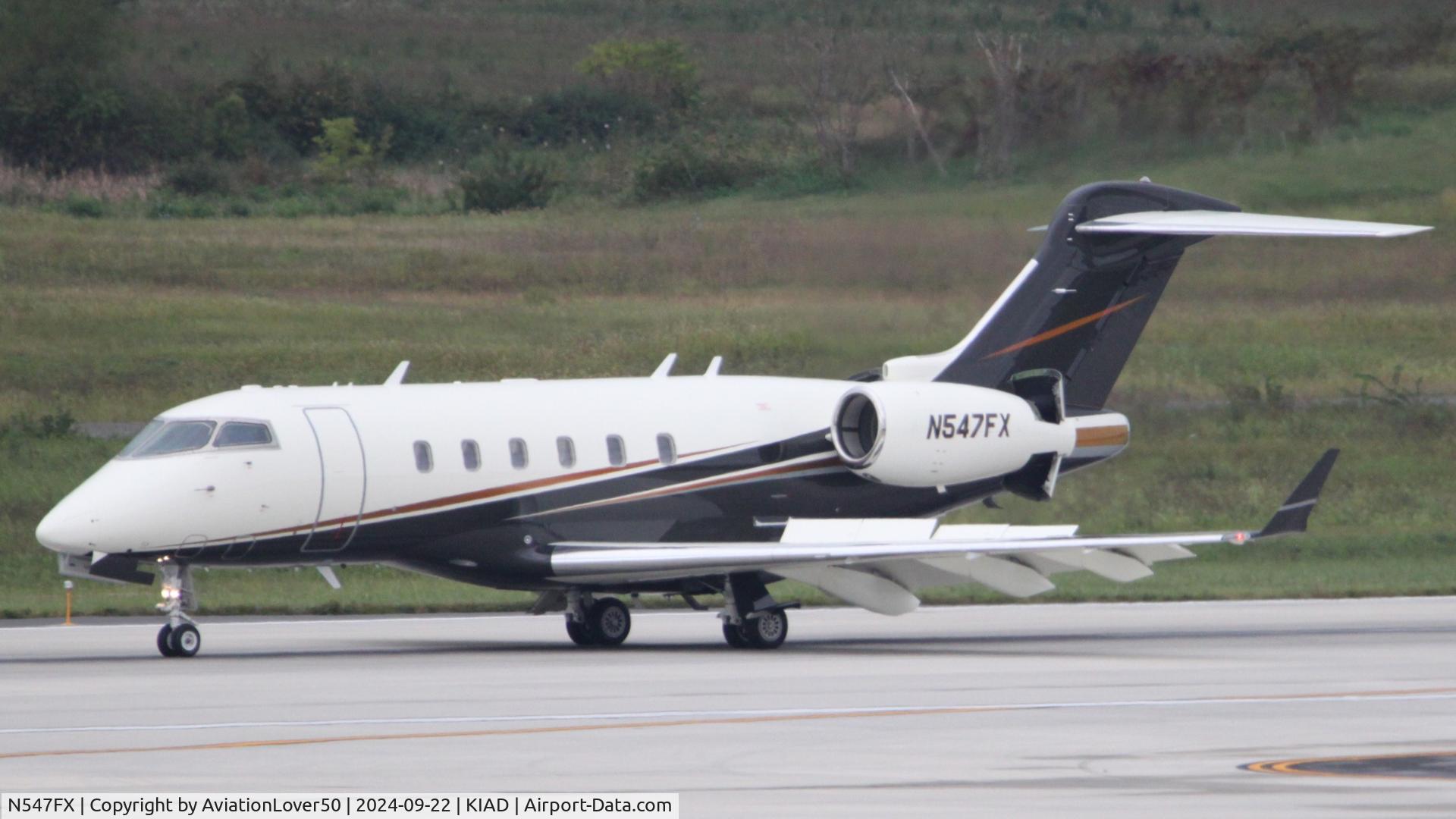 N547FX, 2011 Bombardier Challenger 300 (BD-100-1A10) C/N 20341, FlexJet Challenger 300