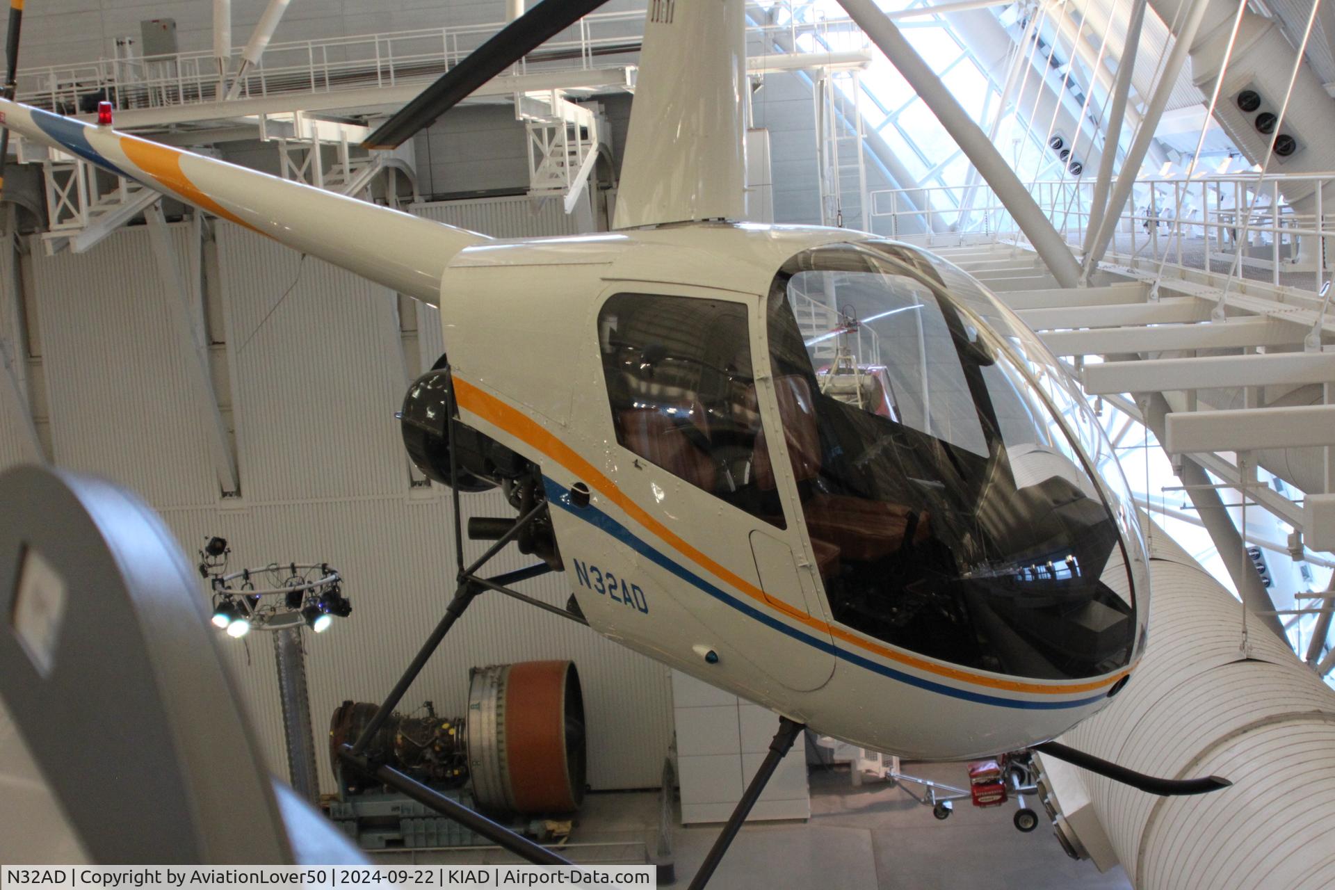 N32AD, 1977 Robinson R22 C/N 0002, R22