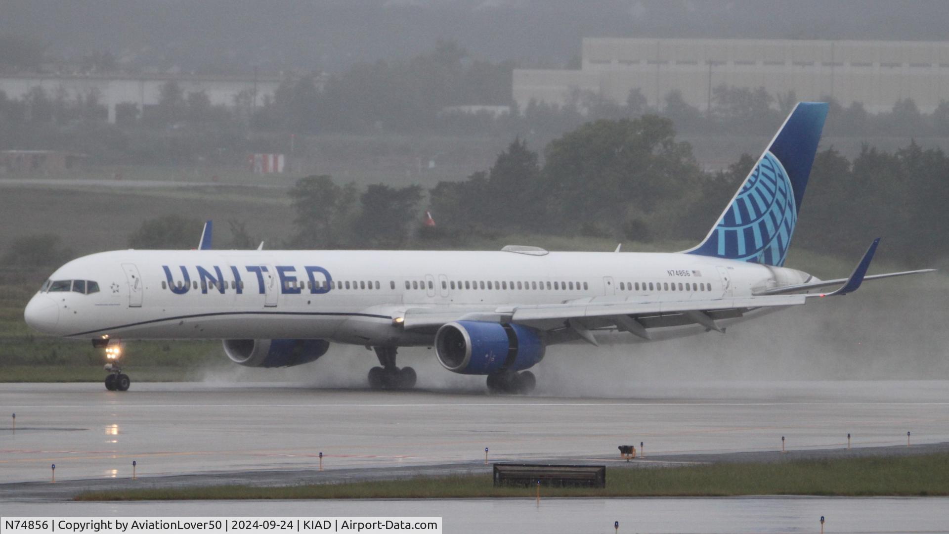 N74856, 2004 Boeing 757-324 C/N 32815, United 753