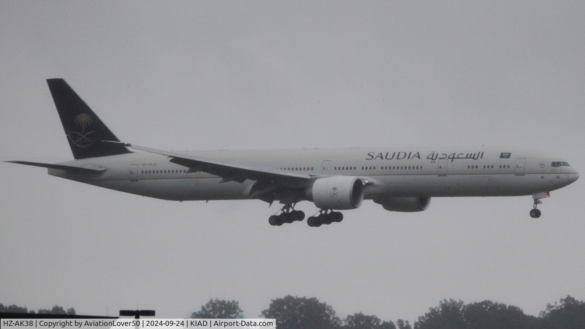 HZ-AK38, 2016 Boeing 777-3FG(ER) C/N 61597, Saudia 77W