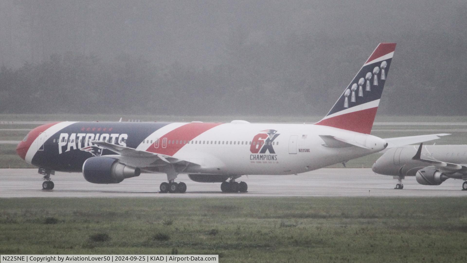 N225NE, 1991 Boeing 767-323/ER C/N 25194, Patriots 763