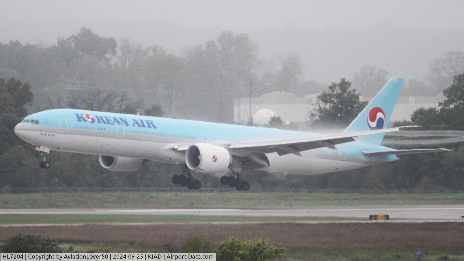 HL7204, 2018 Boeing 777-300/ER C/N 60380, Korean 77W