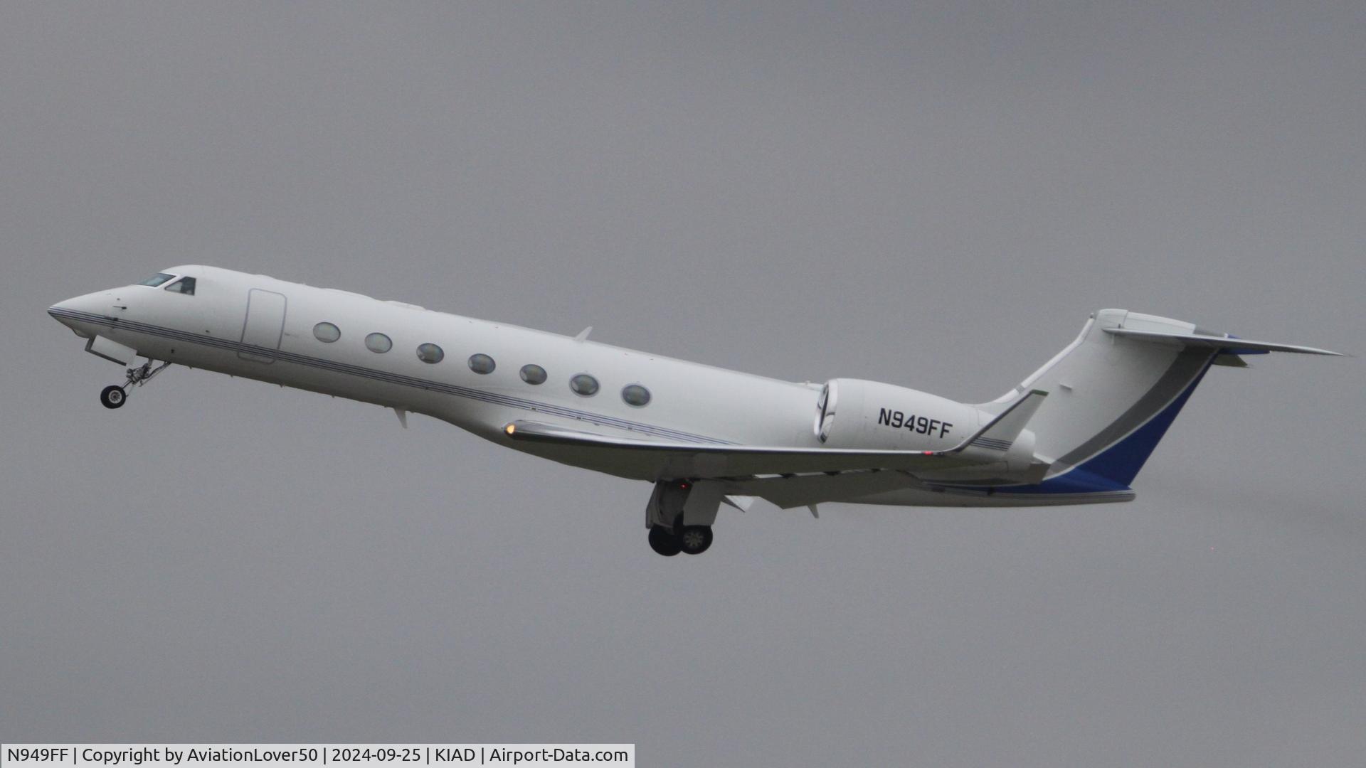 N949FF, 2013 Gulfstream GV-SP (G550) C/N 5423, Silver Air G550