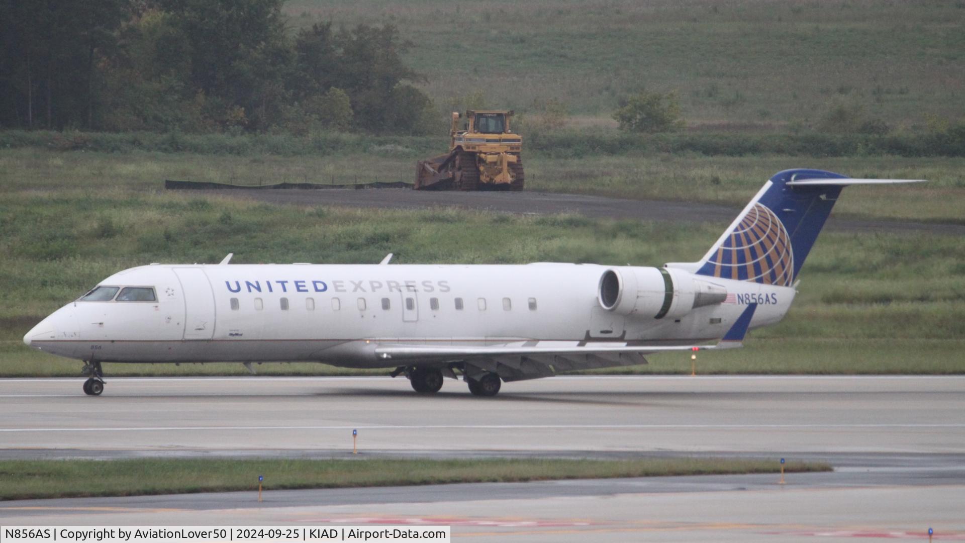 N856AS, 2000 Bombardier CRJ-200ER (CL-600-2B19) C/N 7404, United Express CRJ2