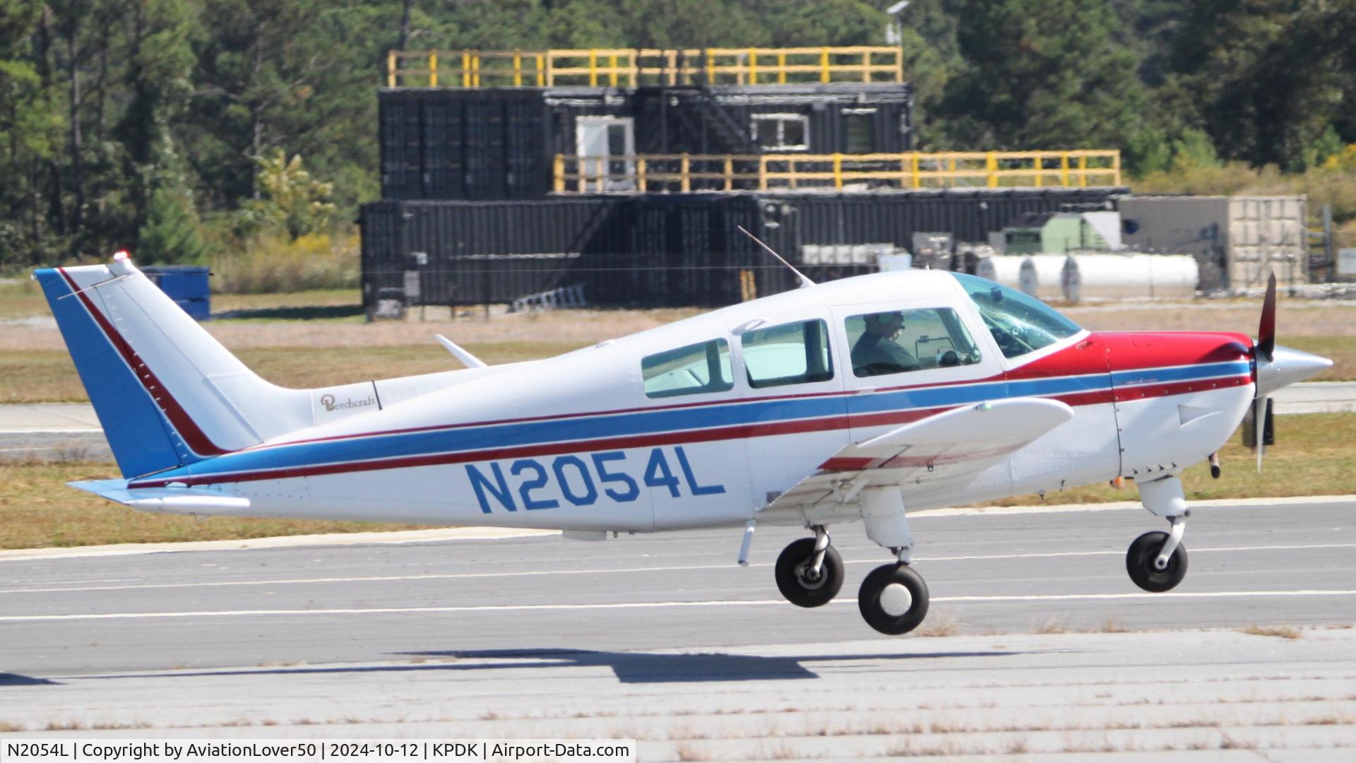 N2054L, 1976 Beech C23 Sundowner 180 C/N M-1860, C23 Sundowner