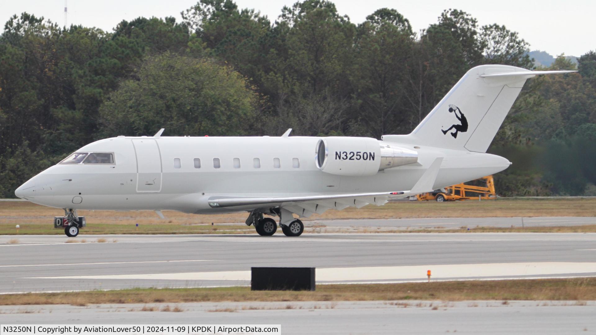 N3250N, 2010 Bombardier CL-600-2B16 C/N 5849, Solairus Challenger 605