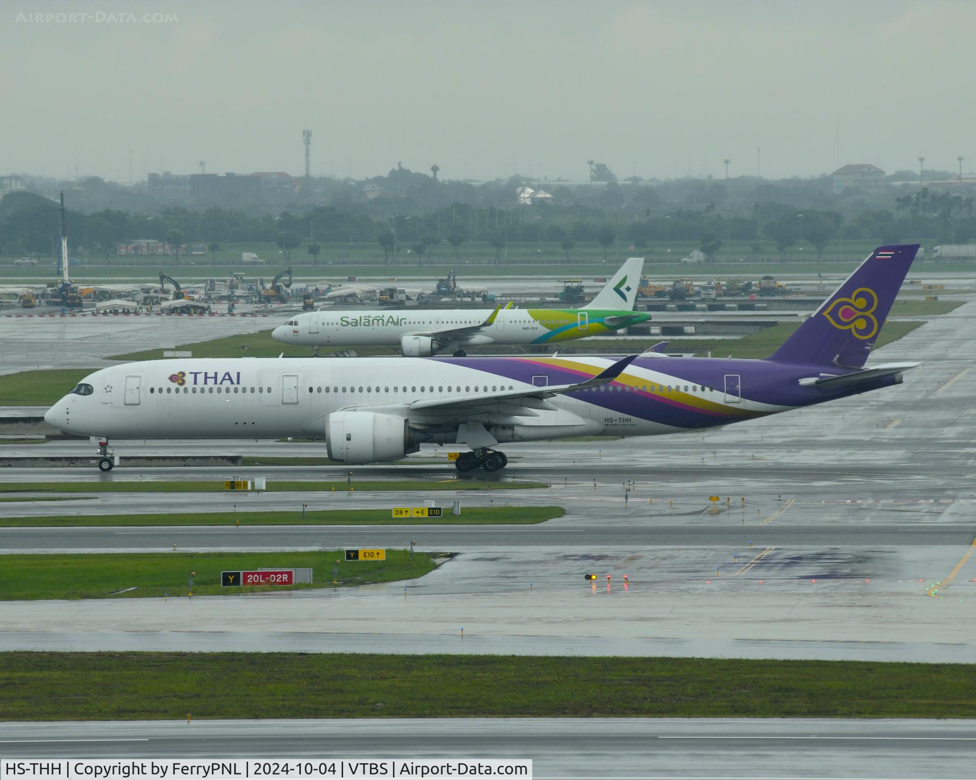 HS-THH, 2017 Airbus A350-941 C/N 142, Thai A359 taxying during wet conditions