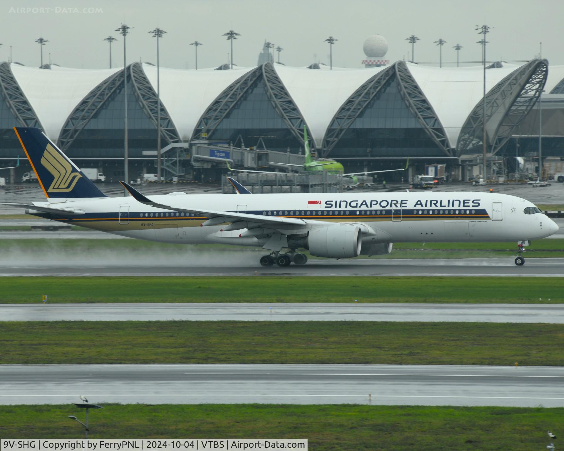 9V-SHG, 2019 Airbus A350-941 C/N 309, Singapore A359 drying up the runway