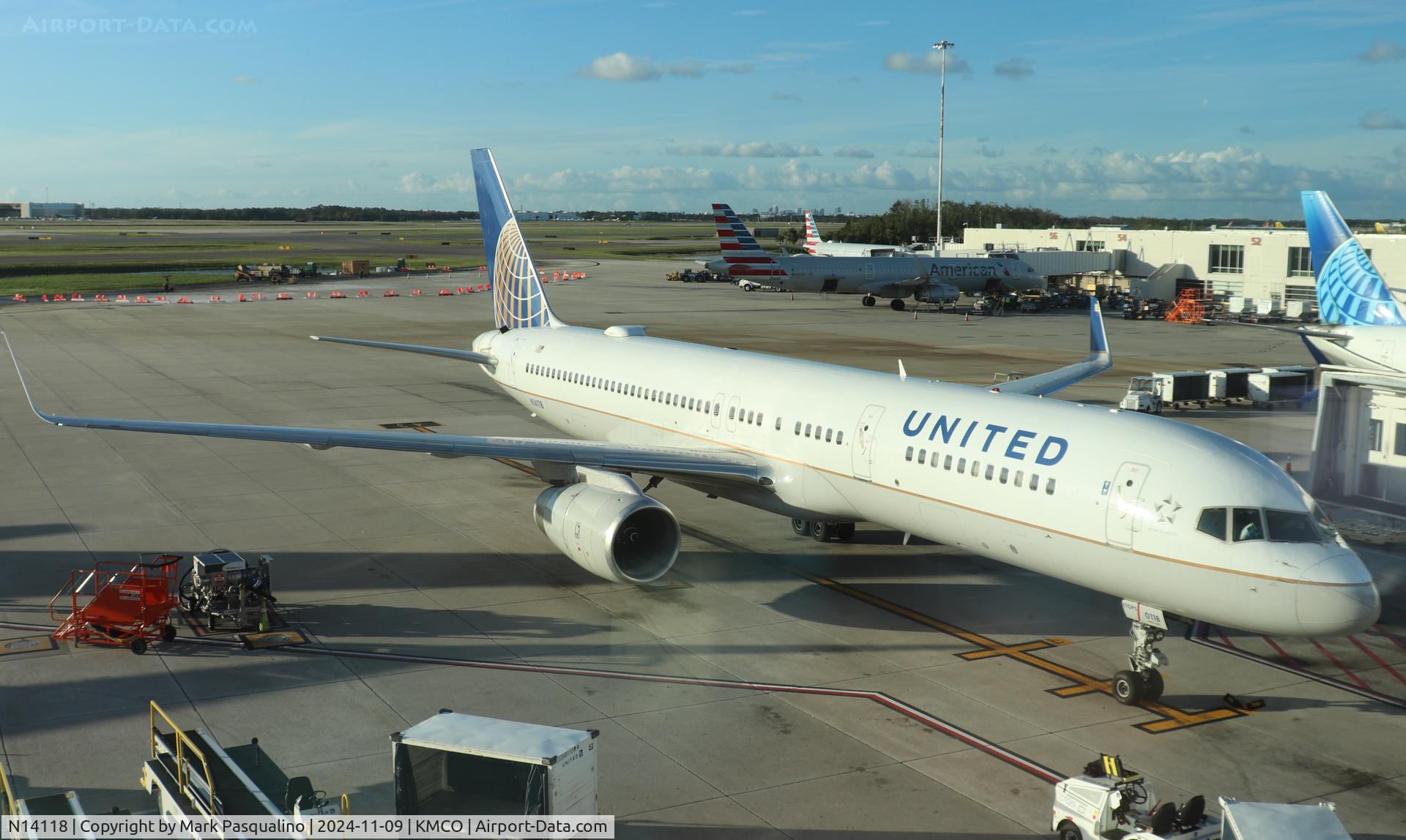 N14118, 1997 Boeing 757-224 C/N 27560, Boeing 757-224