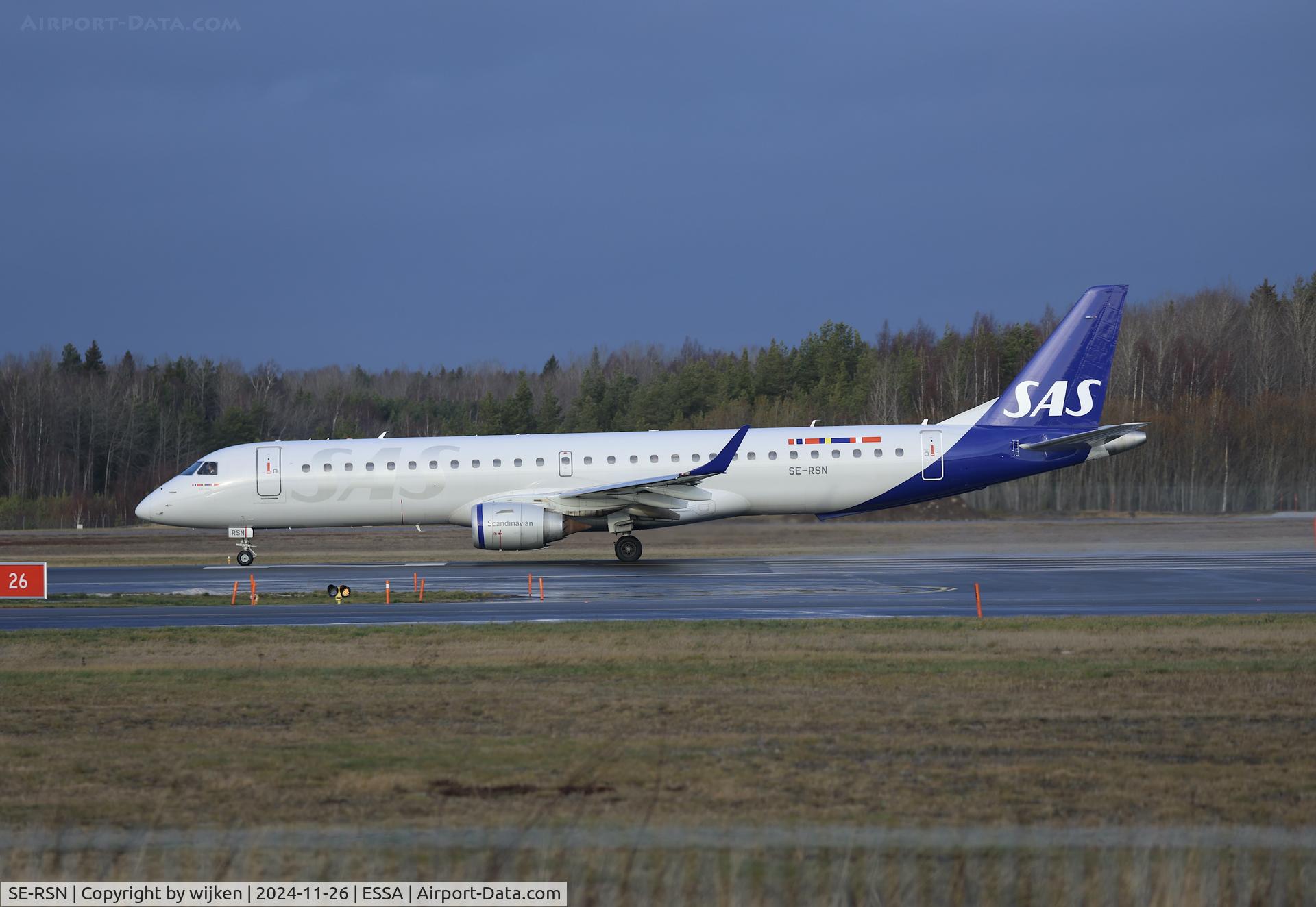 SE-RSN, 2007 Embraer 195LR (ERJ-190-200LR) C/N 19000155, Rwy 26