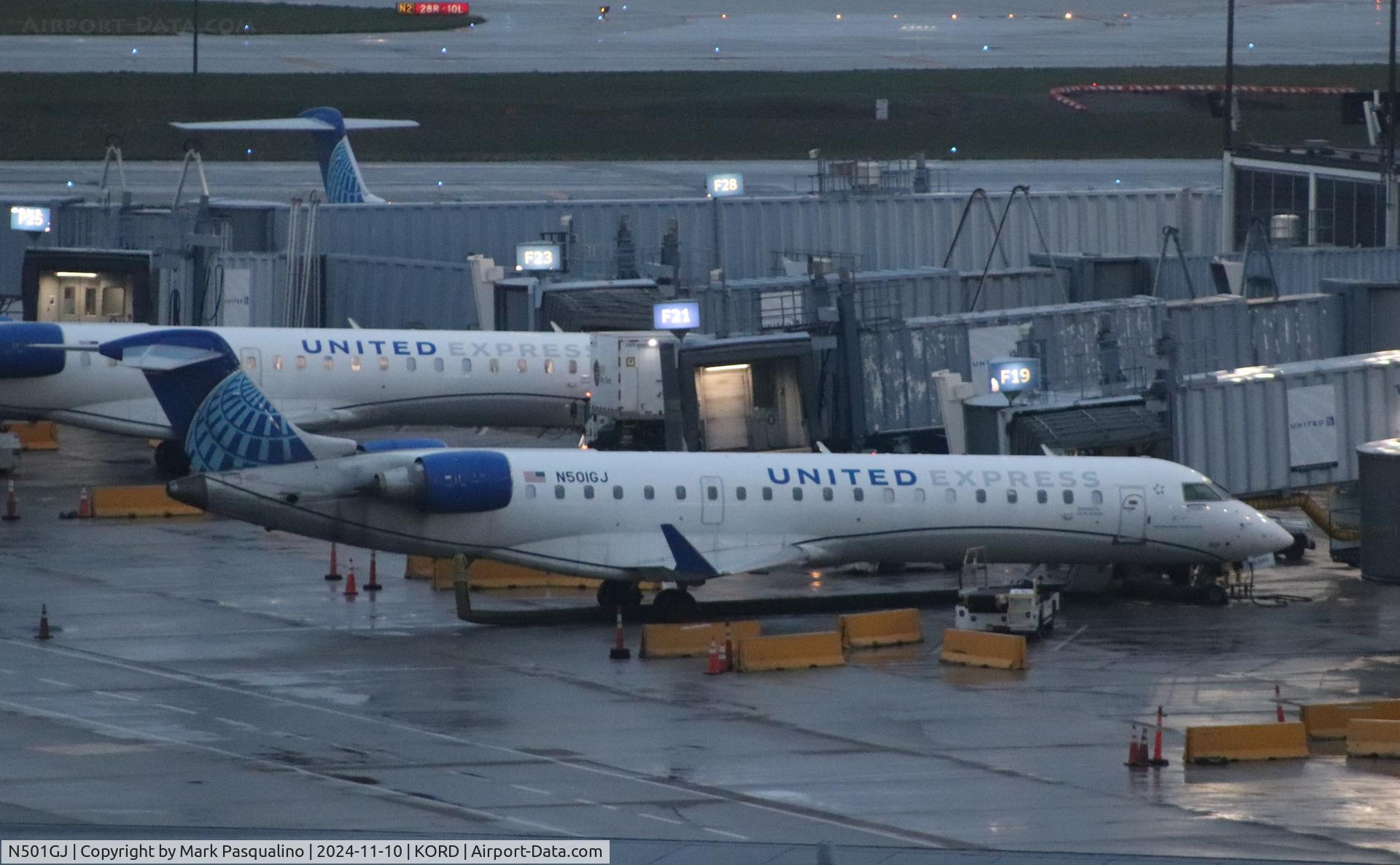 N501GJ, 2001 Bombardier CRJ-550 (CL-600-2C11) C/N 10005, CL-600-2C11