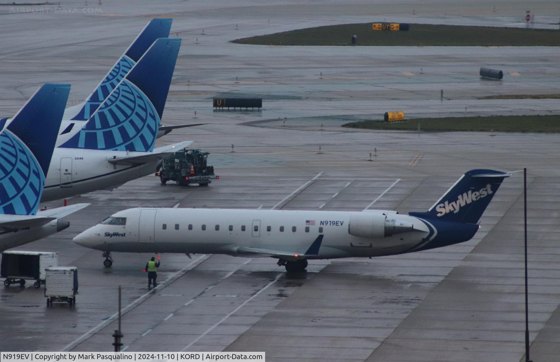 N919EV, 2003 Bombardier CRJ-200ER (CL-600-2B19) C/N 7780, CL-600-2B19