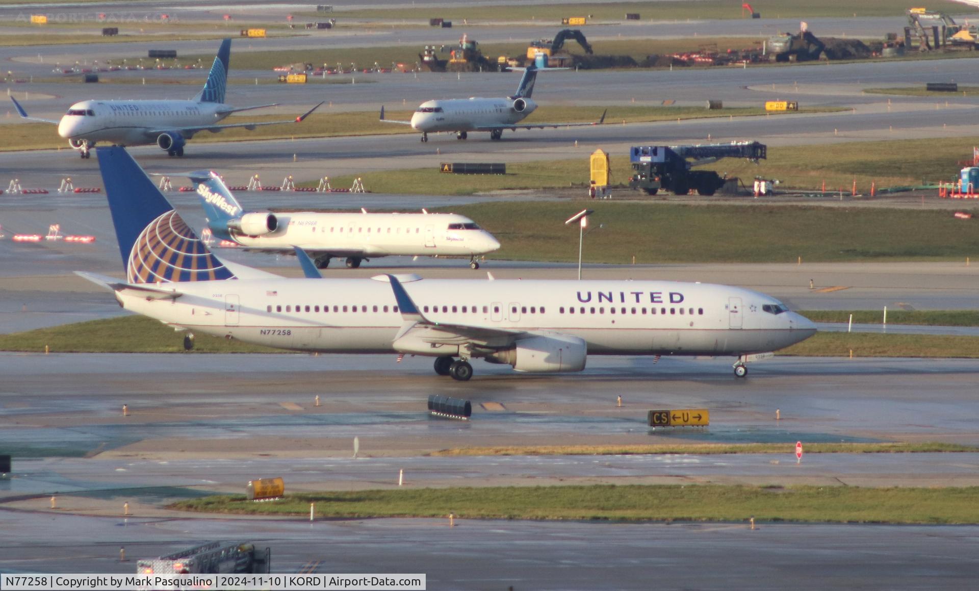 N77258, 2000 Boeing 737-824 C/N 30802, Boeing 737-824
