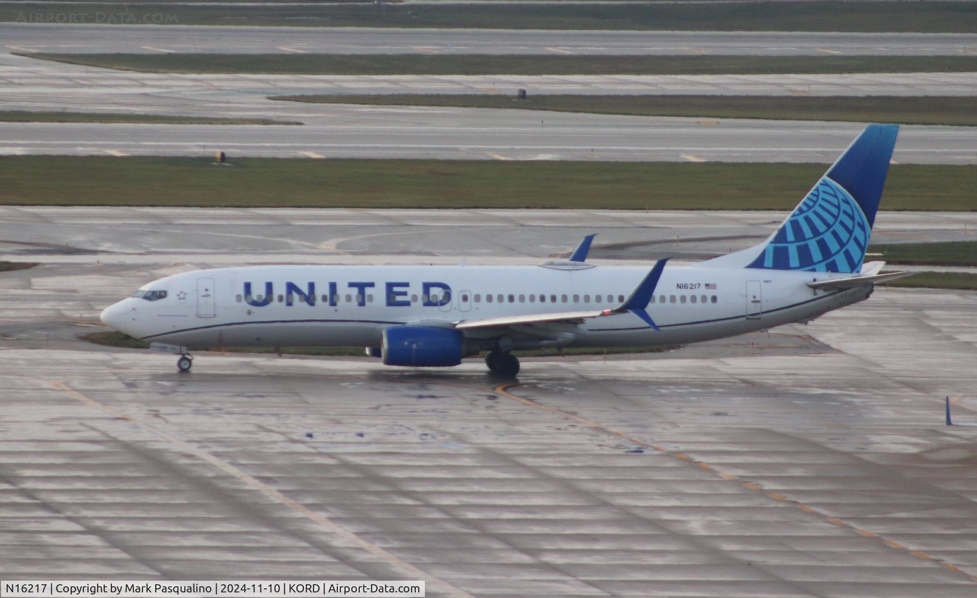 N16217, 1998 Boeing 737-824 C/N 28777, Boeing 737-824
