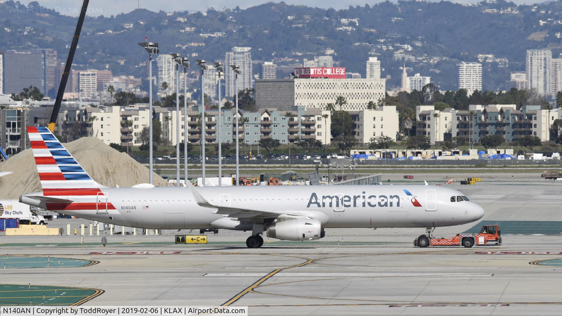 N140AN, 2015 Airbus A321-231 C/N 6667, Taxiing to gate at LAX