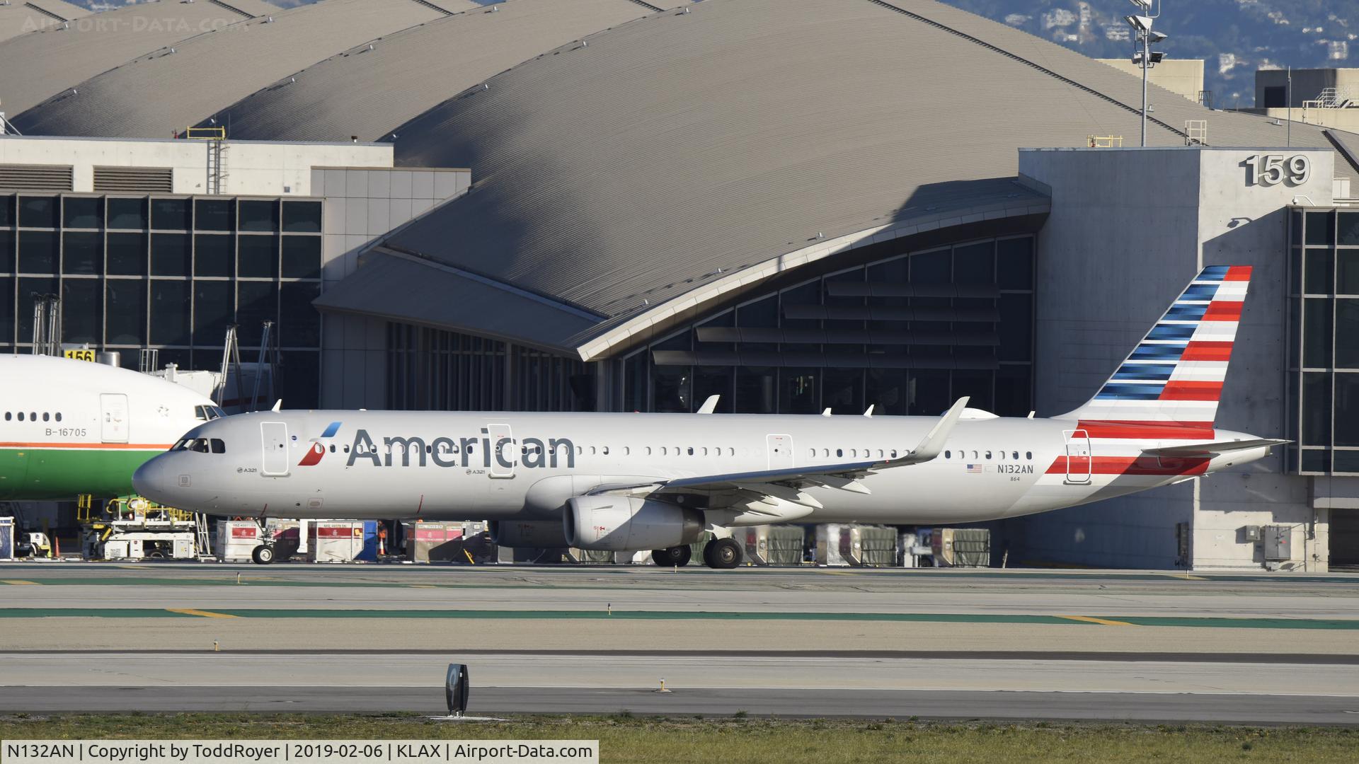 N132AN, 2015 Airbus A321-231 C/N 6473, Taxiing for departure at LAX