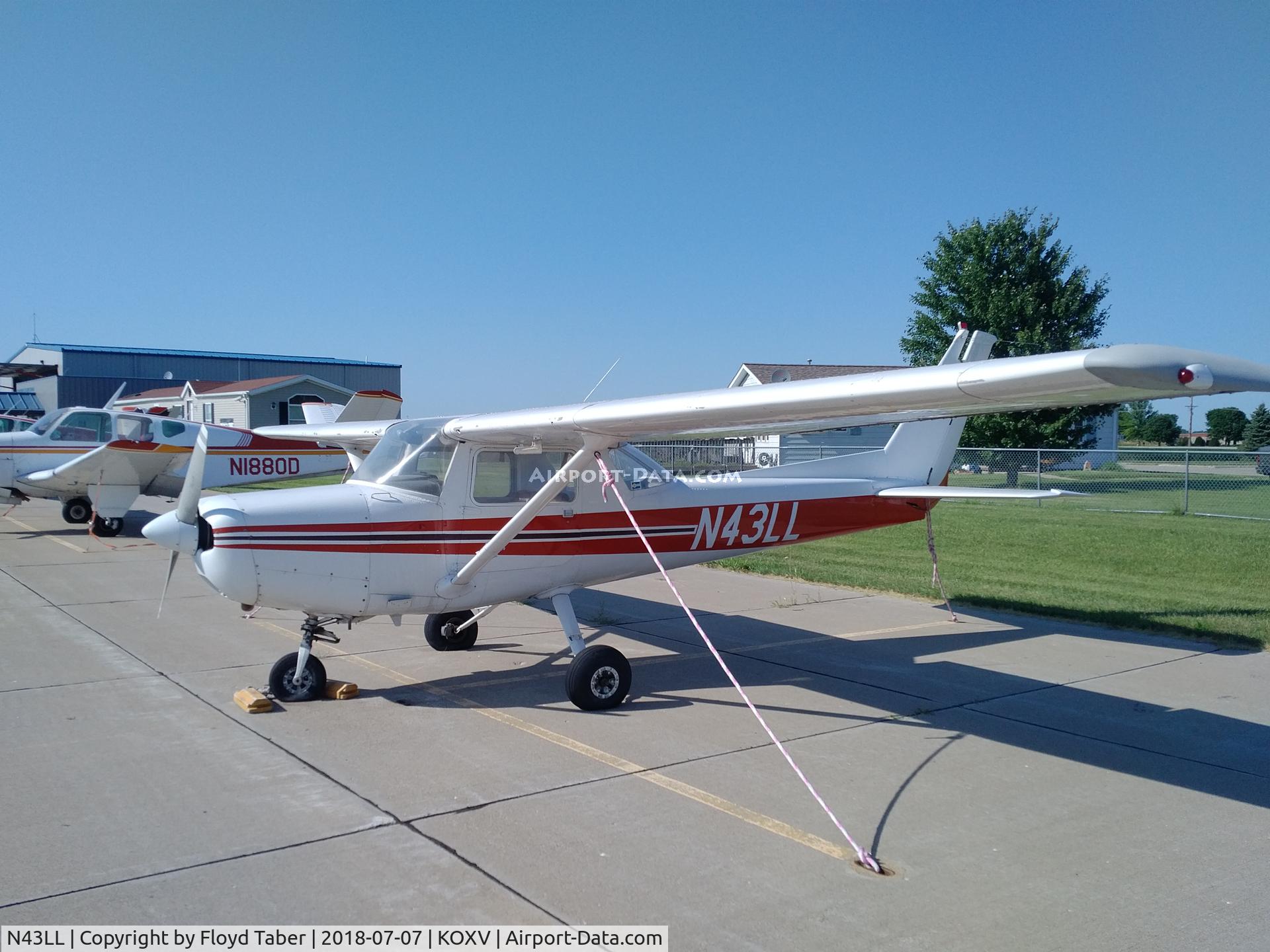 N43LL, 1977 Cessna 152 C/N 152-79762, Abandoned on the ramp at OXV