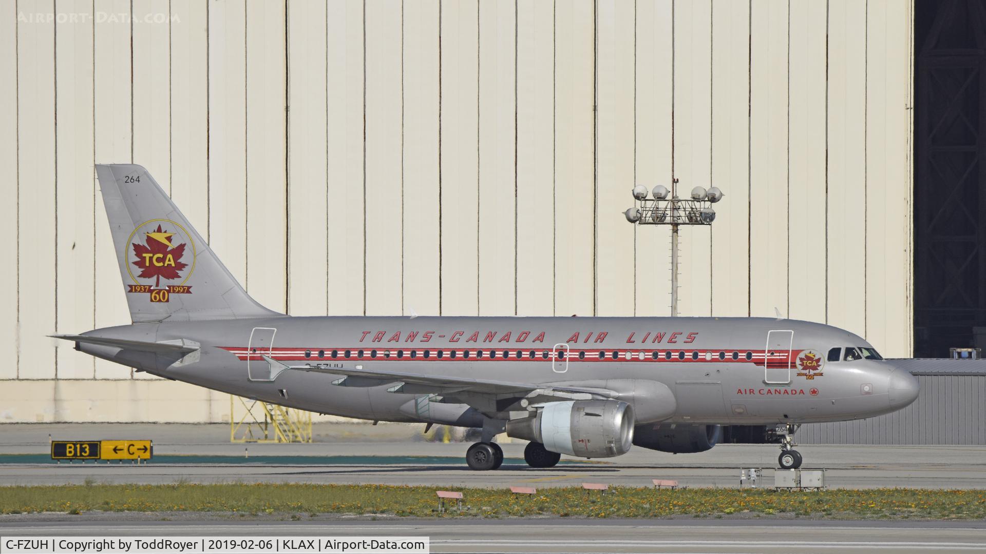 C-FZUH, 1997 Airbus A319-114 C/N 711, Taxiing to gate at LAX