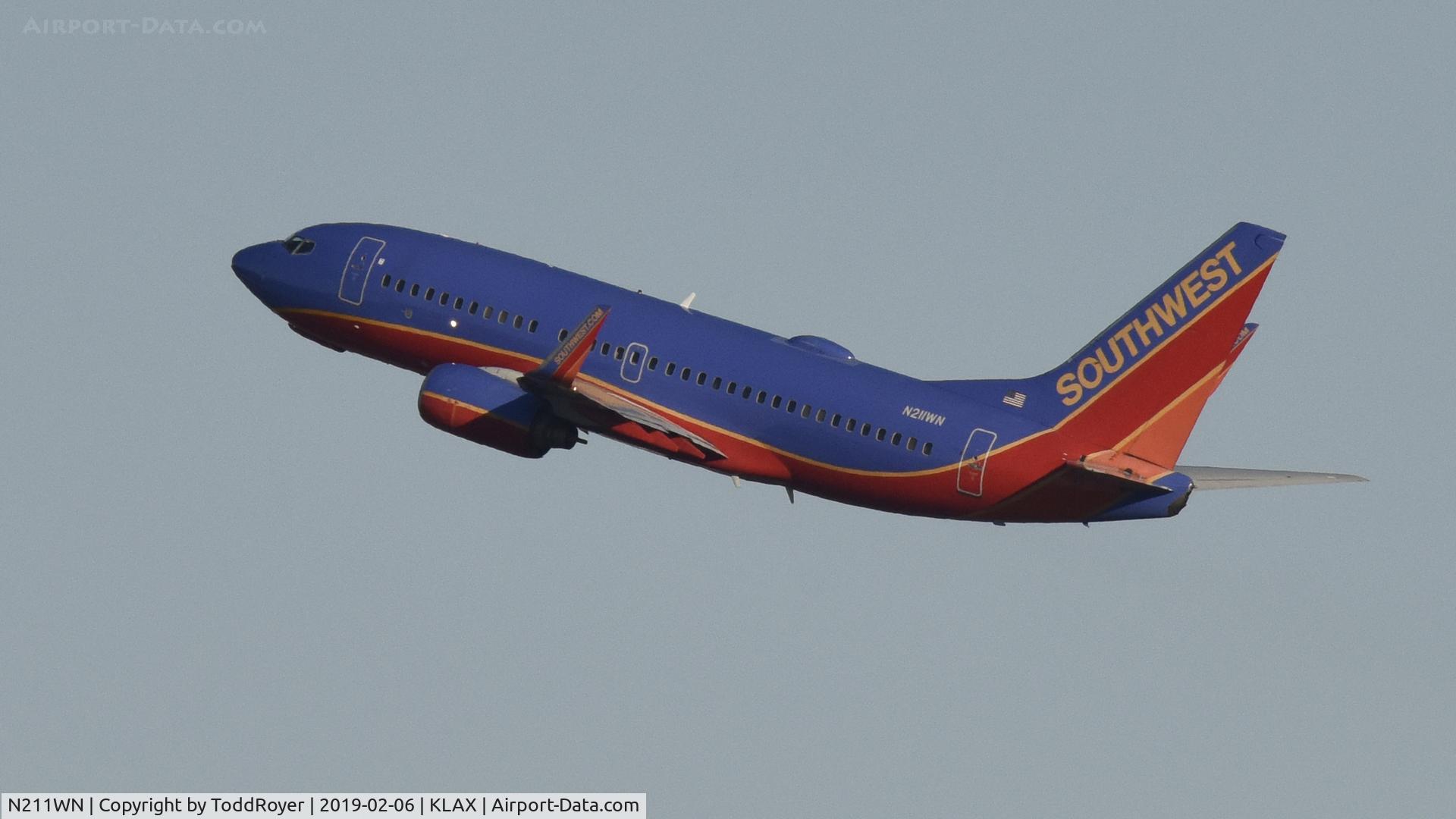 N211WN, 2005 Boeing 737-7H4 C/N 34163, Departing LAX on 24L