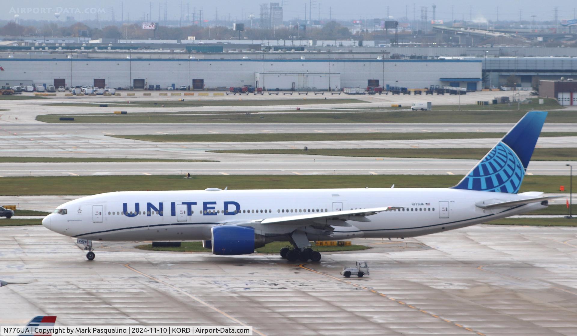 N776UA, 1996 Boeing 777-222 C/N 26937, Boeing 777-222