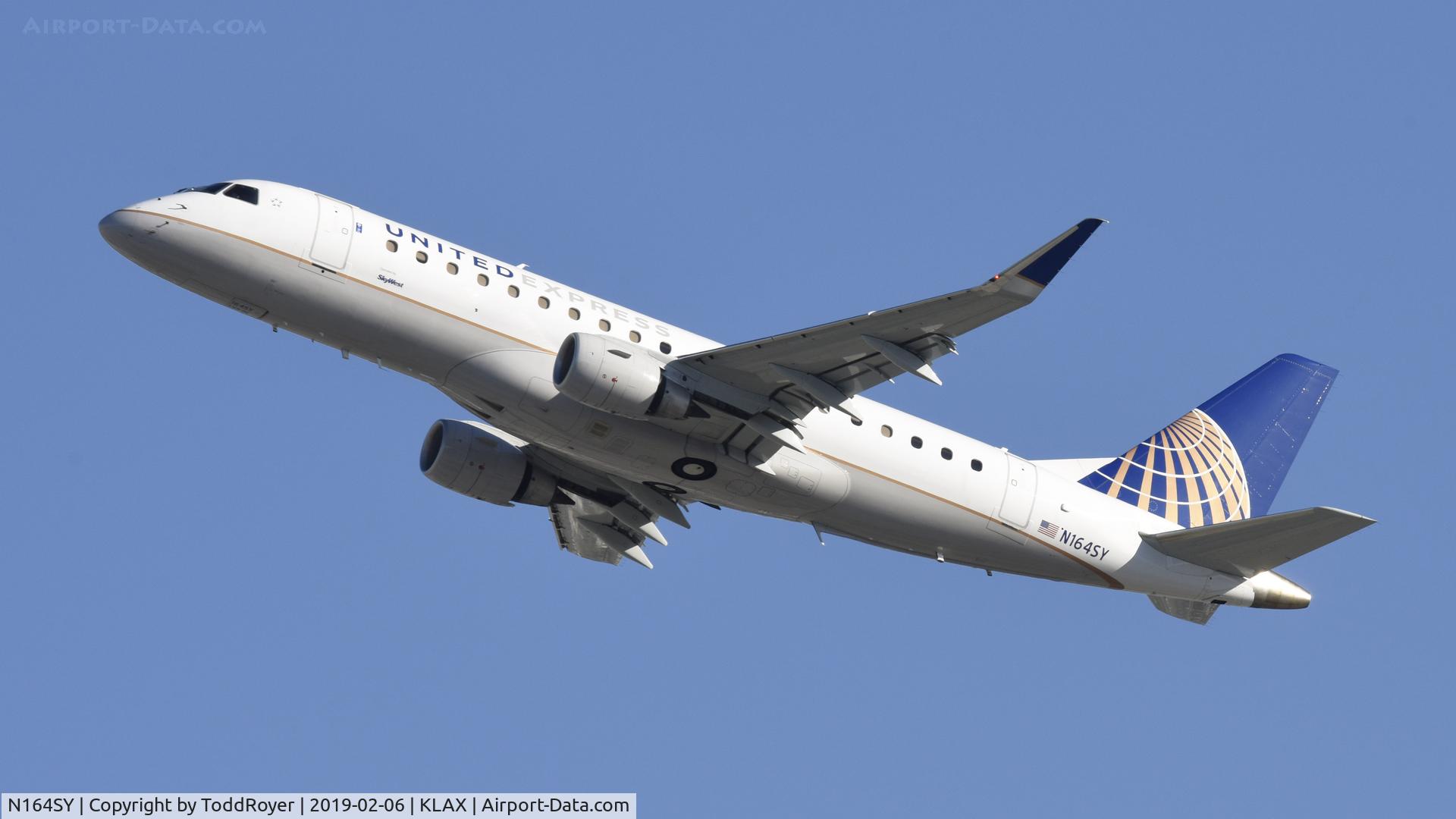 N164SY, 2016 Embraer 175LR (ERJ-170-200LR) C/N 17000603, Departing LAX on 25R