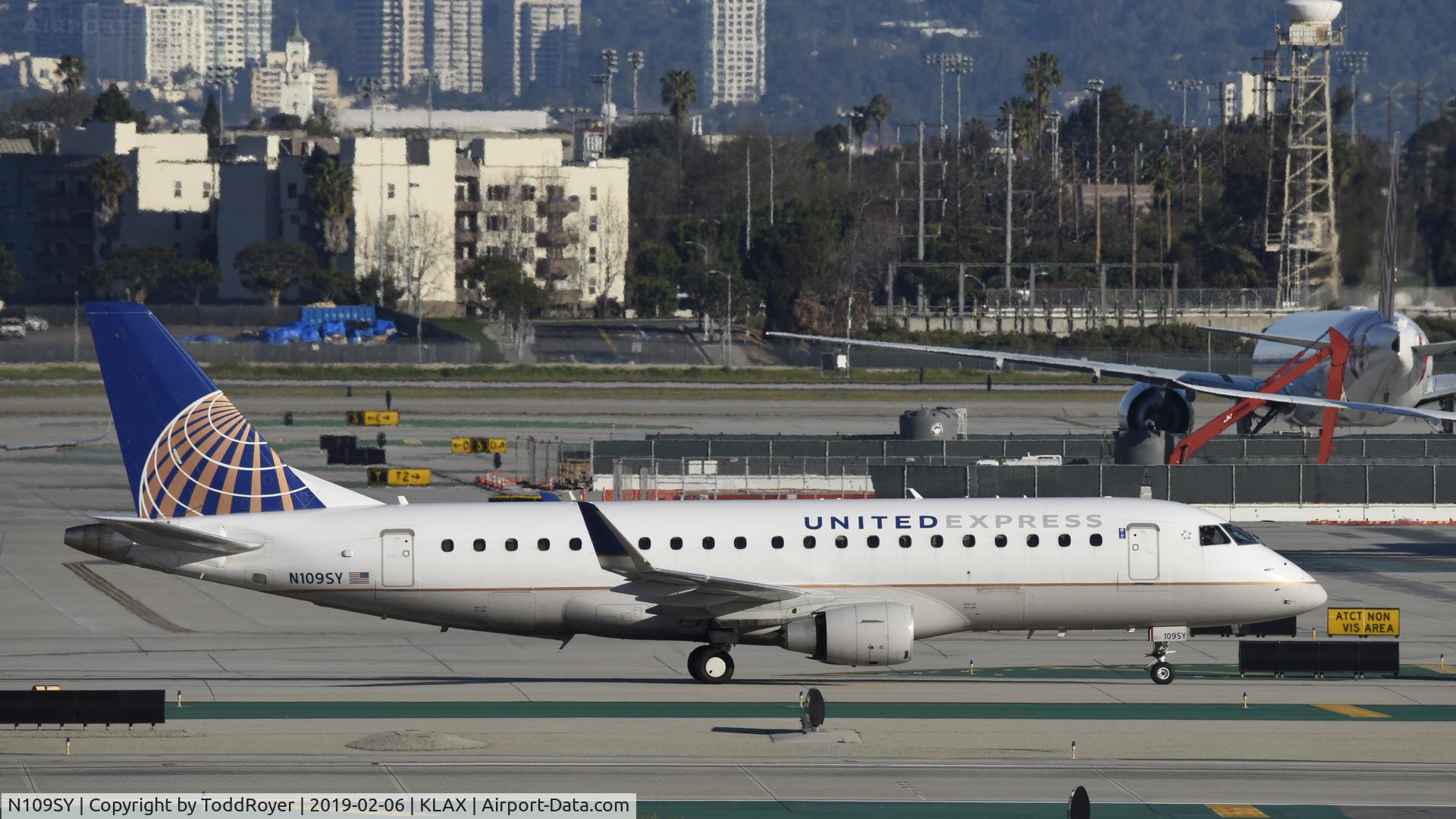 N109SY, 2014 Embraer 175LR (ERJ-170-200LR) C/N 17000402, Taxiing to gate at LAX