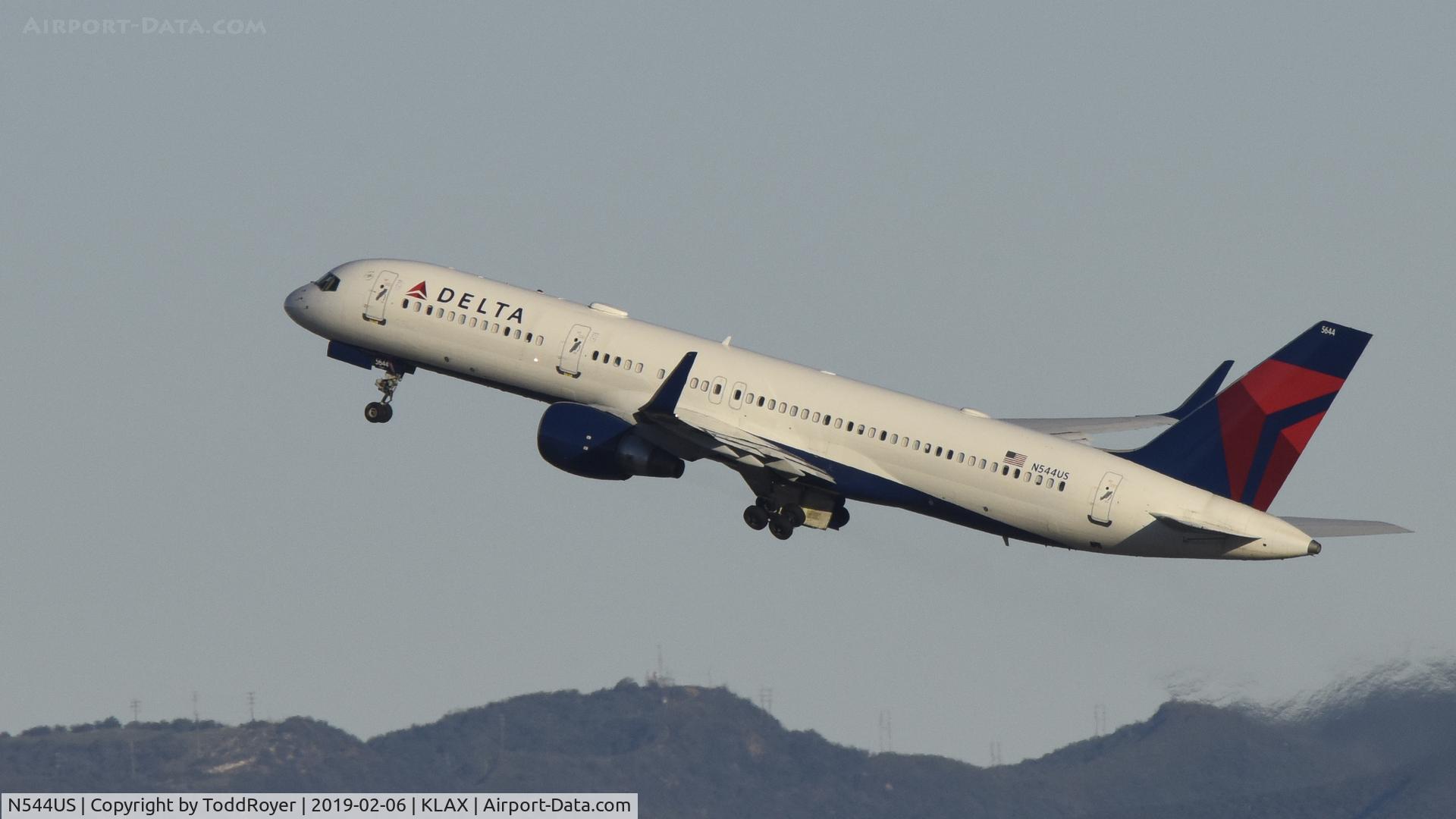 N544US, 1996 Boeing 757-251 C/N 26491, Departing LAX on 24L