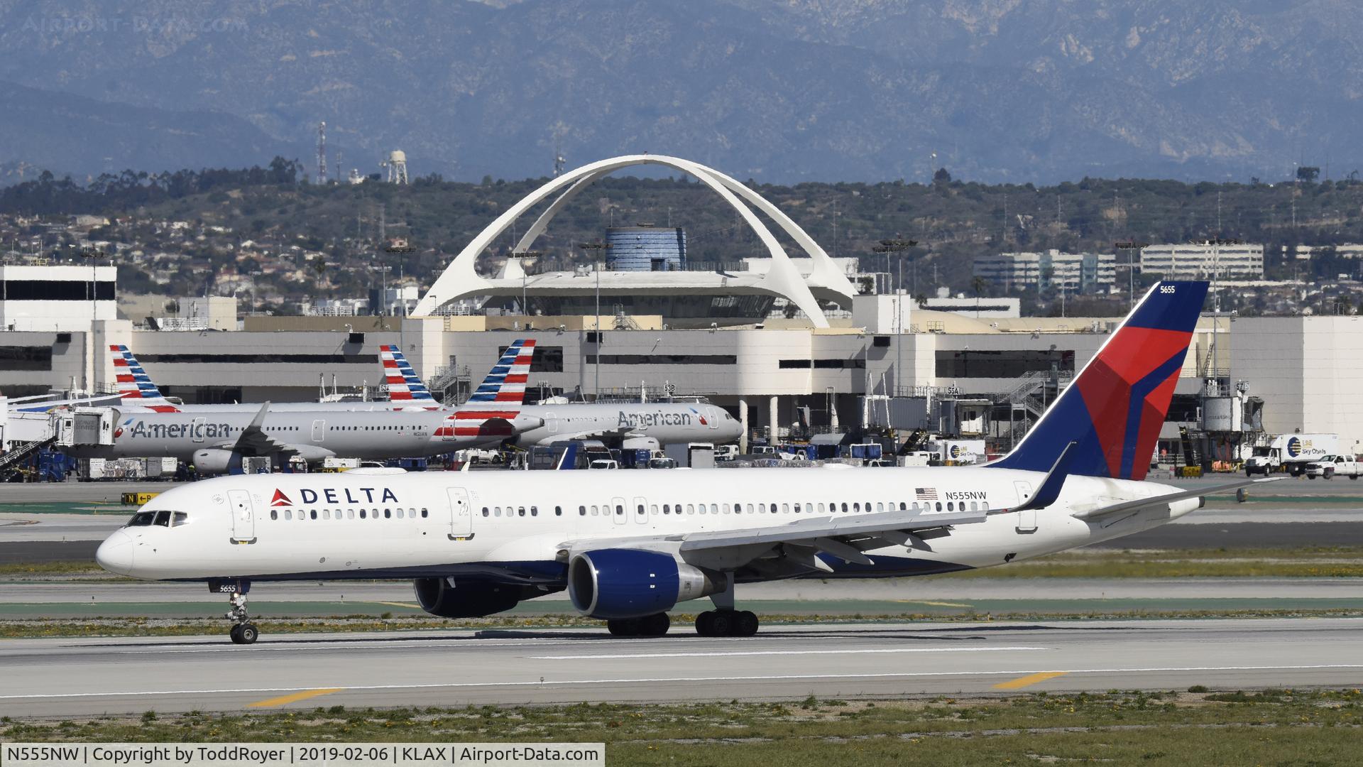 N555NW, 2002 Boeing 757-251 C/N 33391,  Arriving at Lax on 25L
