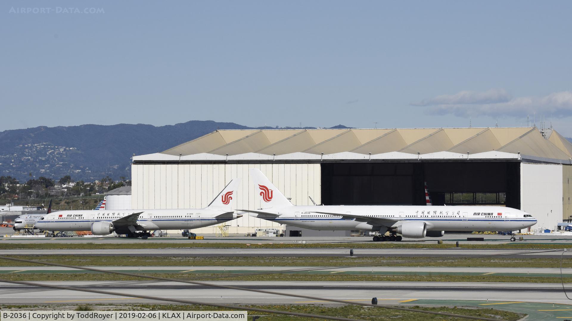 B-2036, 2012 Boeing 777-39L/ER C/N 38676, Taxiing to gate at LAX