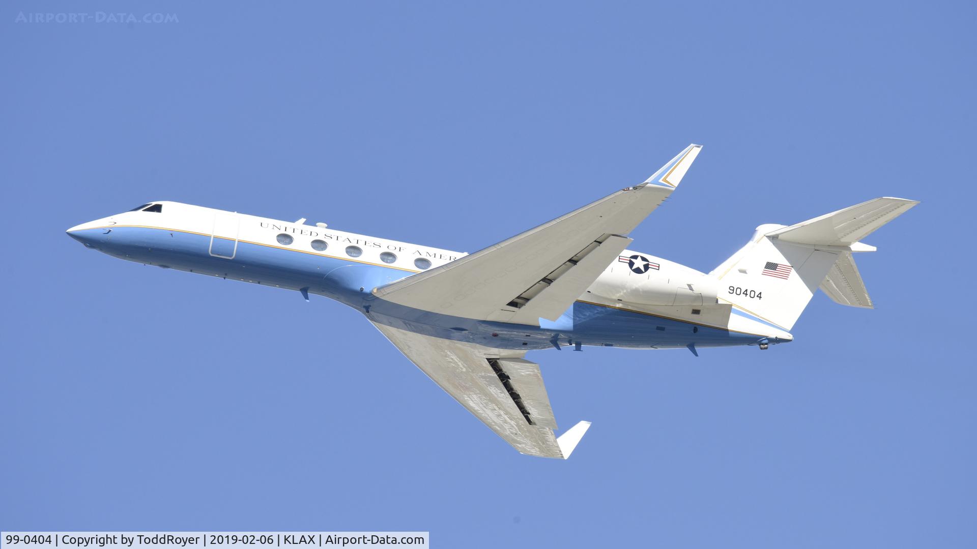 99-0404, 1999 Gulfstream Aerospace C-37A (Gulfstream V) C/N 590, Departing LAX on 25L