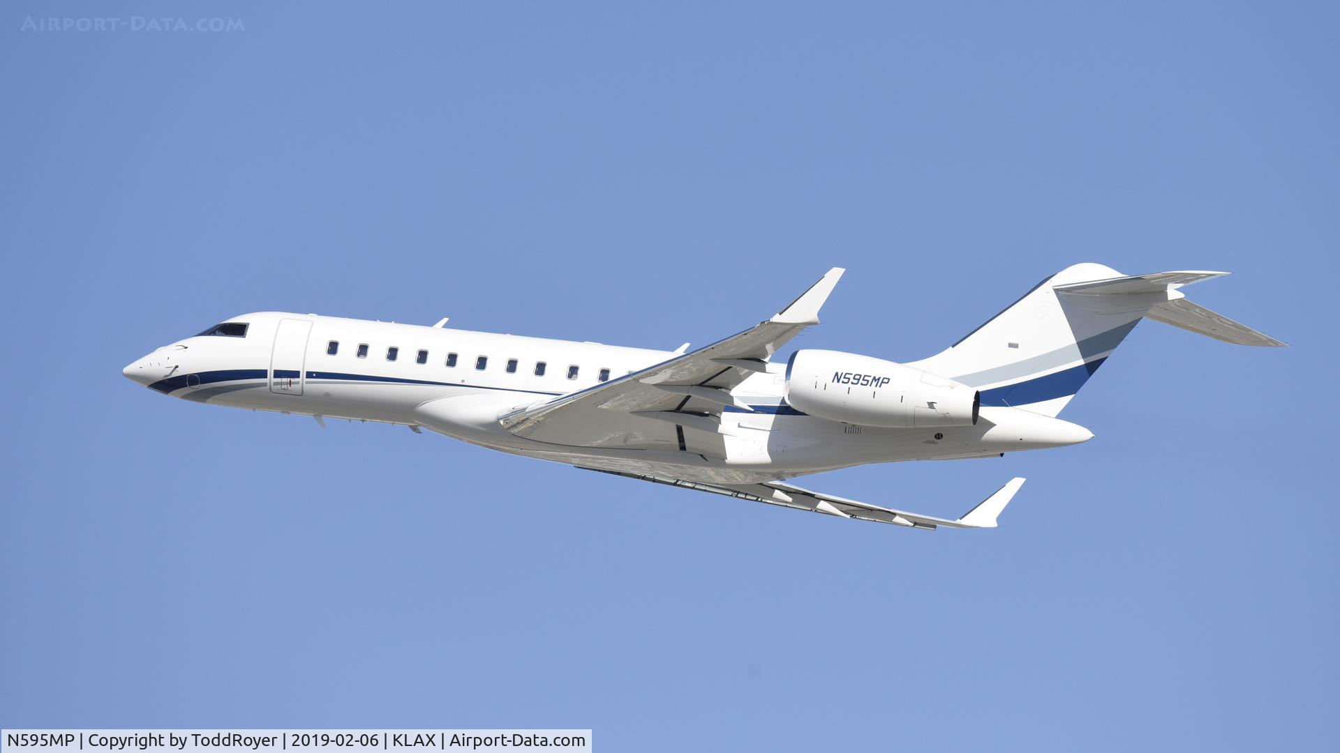 N595MP, 2017 Bombardier BD-700-1A10 C/N 9822, Departing LAX on 25L