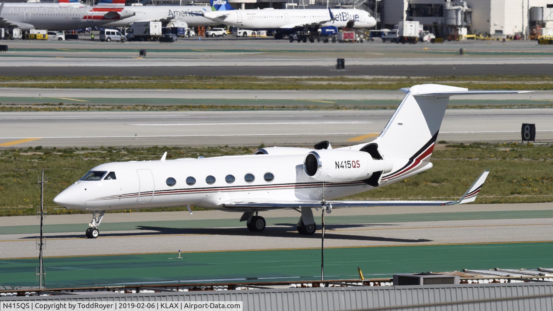 N415QS, 2005 Gulfstream Aerospace GIV-X (G450) C/N 4014, Taxiing for departure at LAX