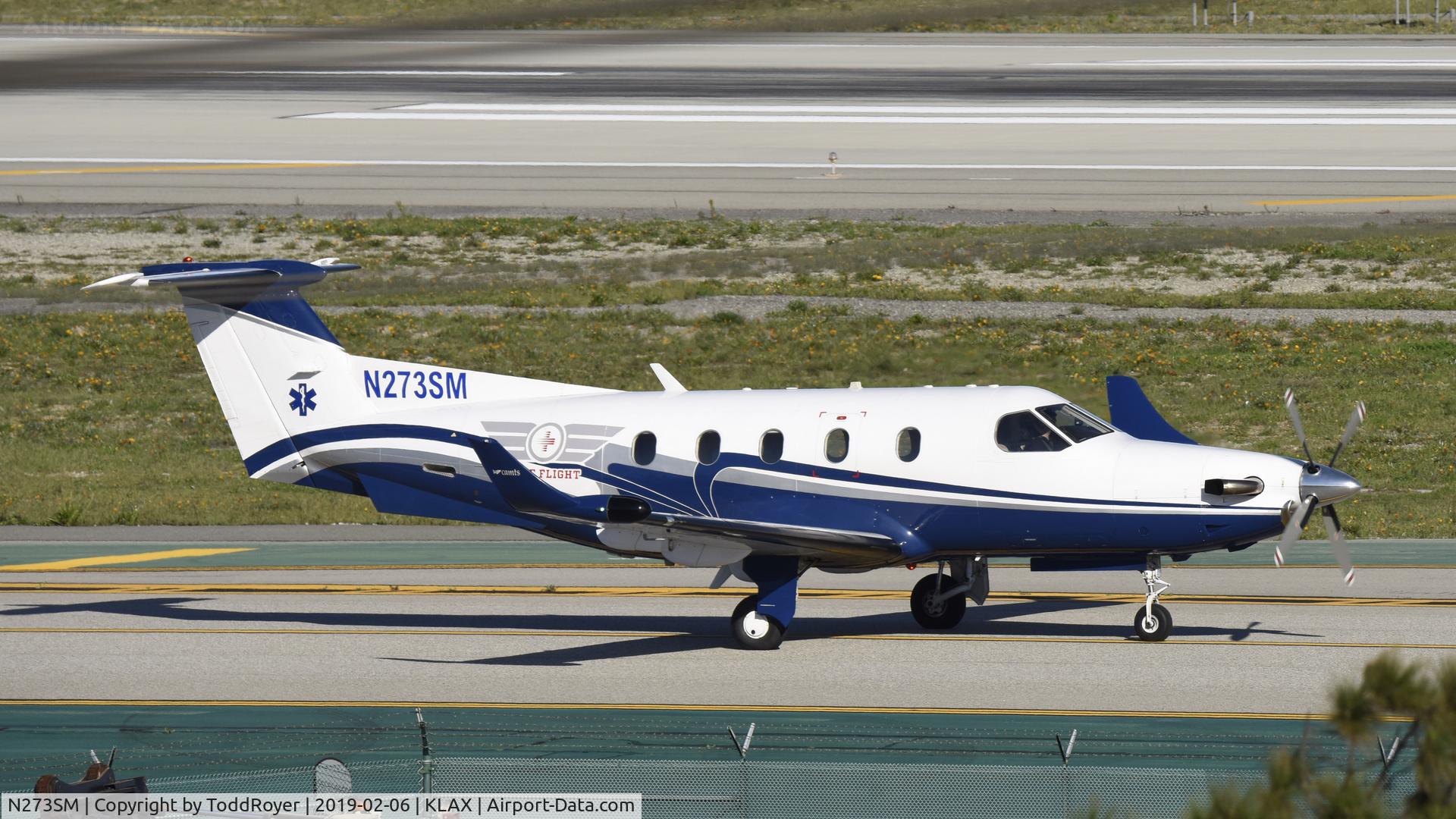 N273SM, 2002 Pilatus PC-12/45 C/N 475, Taxiing to parking at LAX